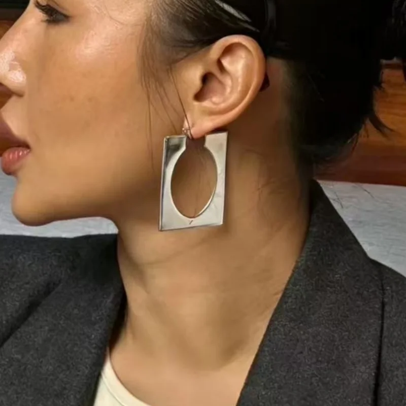 Minimalist Square Hollow Stainless Steel Drop Earrings Women, European & American Exaggerated Creative Jewelry for Daily & Party
Minimalist Square Hollow Stainless Steel Drop Earrings Women, European & American Exaggerated Creative Jewelry for Daily & Party