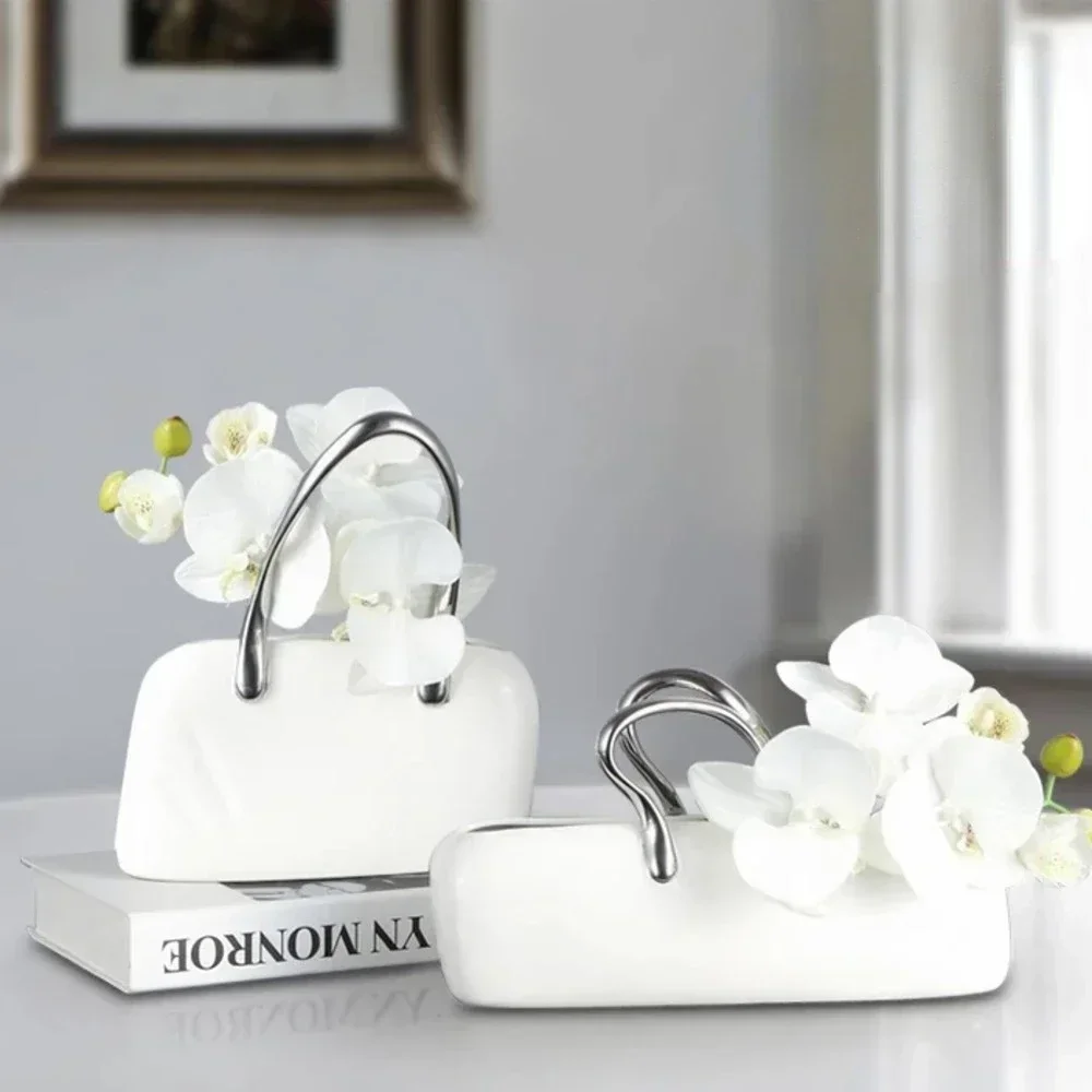 Nordic creative personality girl handbag ceramic decoration fashion artwork decoration living room home decoration
Nordic creative personality girl handbag ceramic decoration fashion artwork decoration living room home decoration