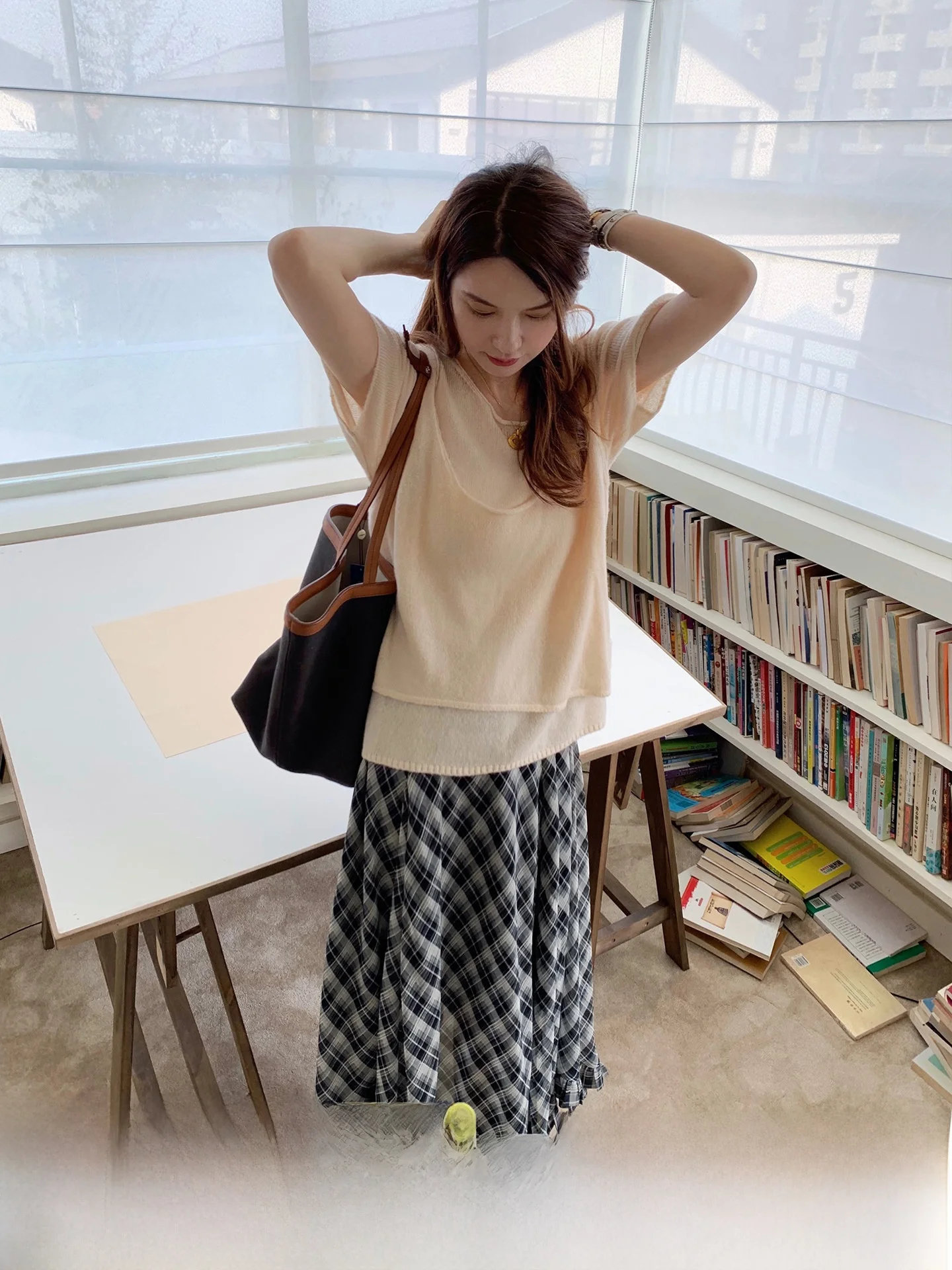 Soft Wool Blend Knitted Vest Top Women's Layering Short Sleeve Two-Piece Set V-Neck Casual Comfortable Breathable Springwear
Soft Wool Blend Knitted Vest Top Women's Layering Short Sleeve Two-Piece Set V-Neck Casual Comfortable Breathable Springwear