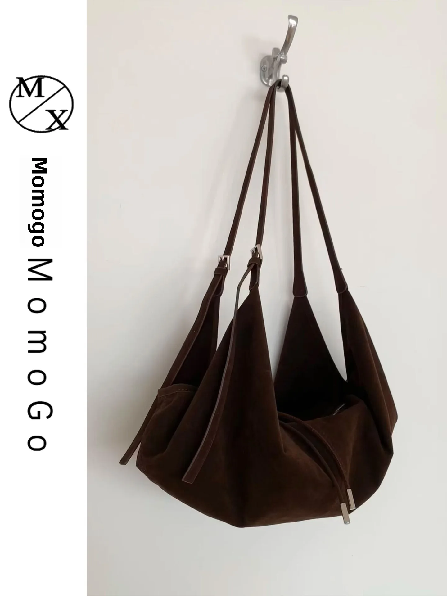 High-End Retro Suede oulder Bag Women's Large Capaci Commuter Tote Bag Casual Simple Sle Square ape Leather Strap
High-End Retro Suede oulder Bag Women's Large Capaci Commuter Tote Bag Casual Simple Sle Square ape Leather Strap