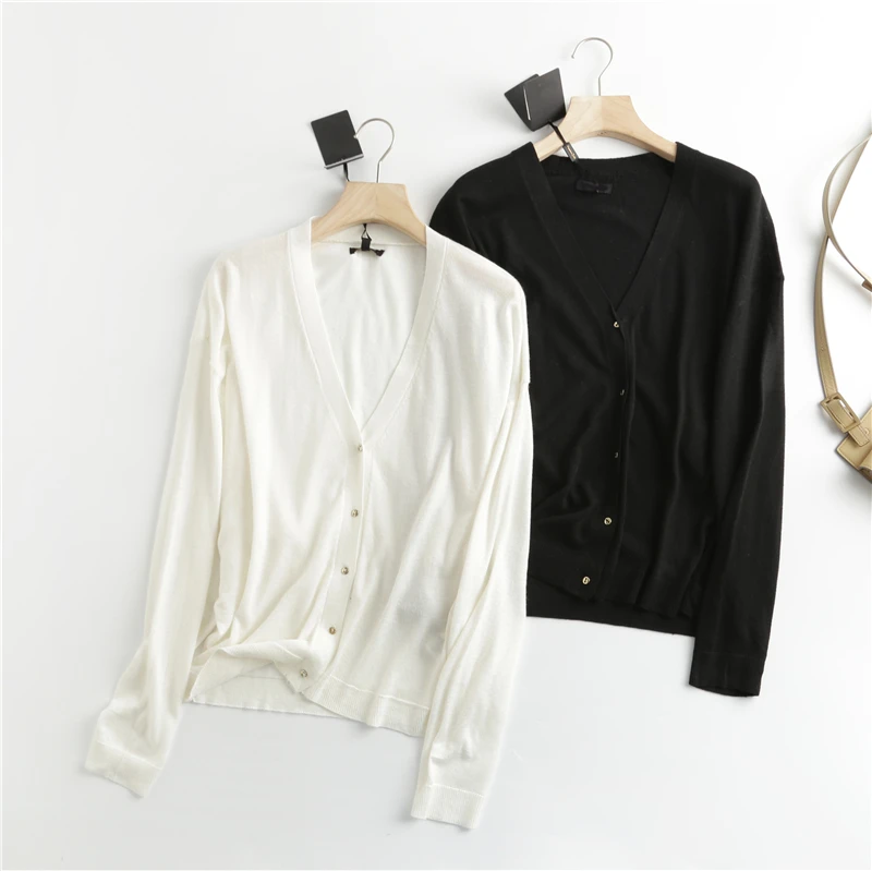 Pure Color V-Neck Single Button Long Sleeve Knitted Cardigan Women's Outerwear Spring Autumn Winter New Style Versatile Coat
Pure Color V-Neck Single Button Long Sleeve Knitted Cardigan Women's Outerwear Spring Autumn Winter New Style Versatile Coat