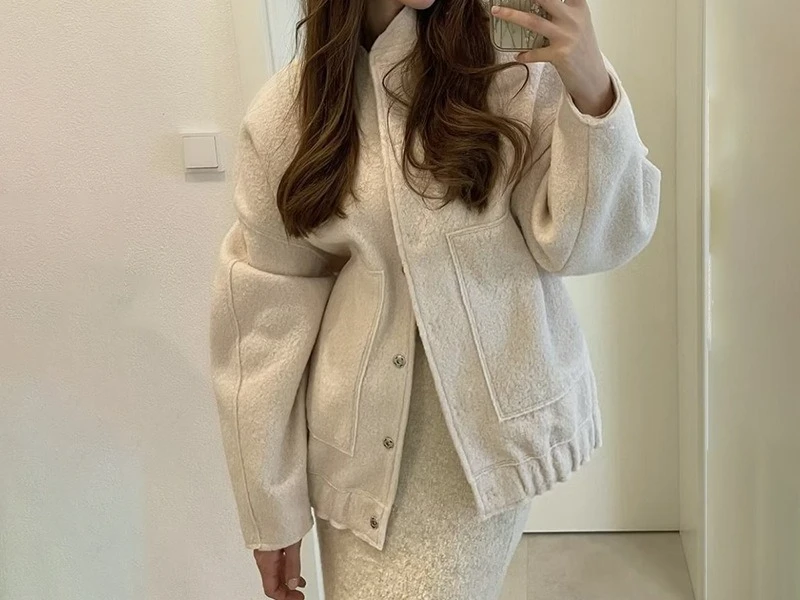 2025 Autumn and Winter Jacket Fashionable Casual Simple Pocket Woolen Long Sleeved
2025 Autumn and Winter Jacket Fashionable Casual Simple Pocket Woolen Long Sleeved