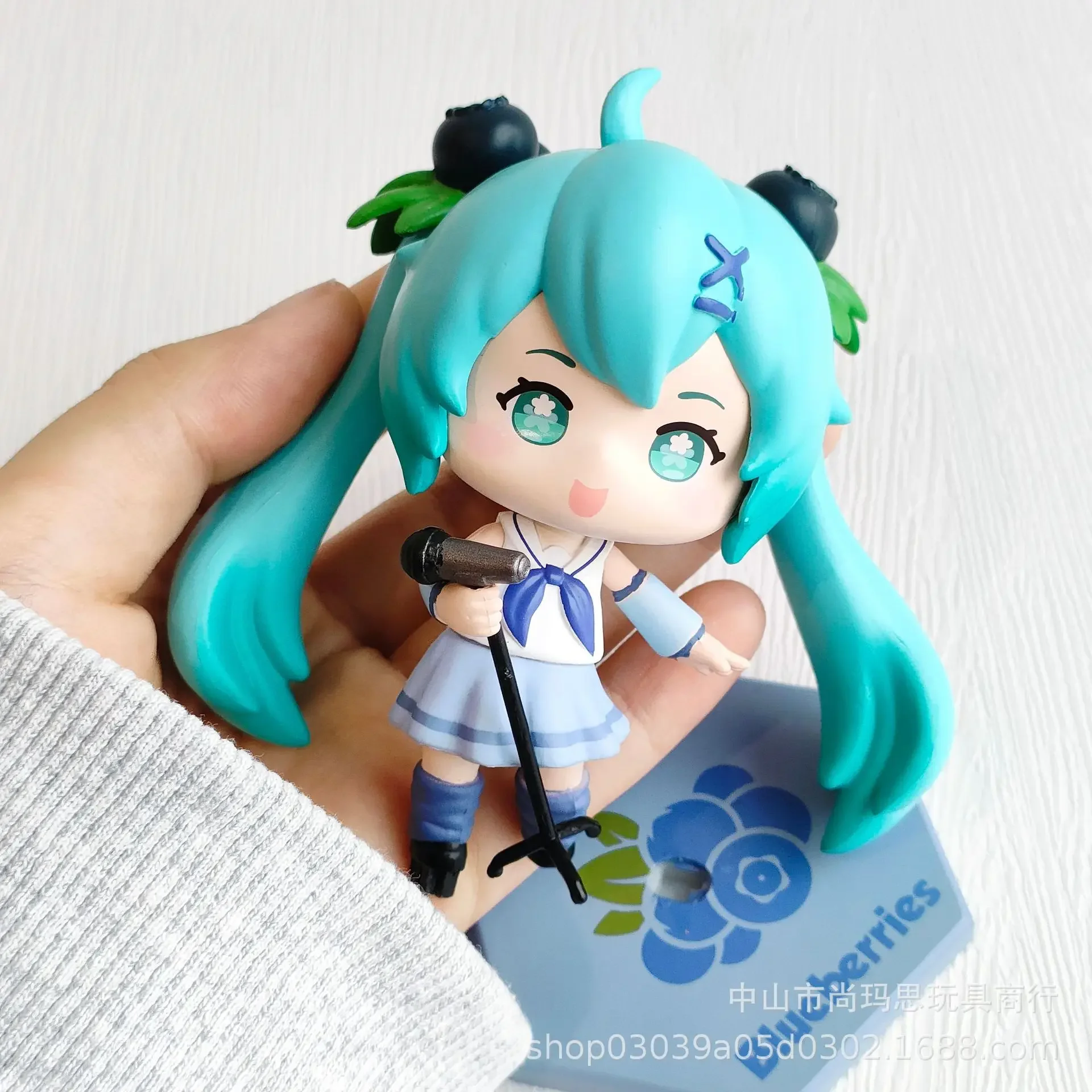 1Pcs Random Style Anime Hatsune Miku Fruit Band q-version kawaii Standing posture Action Figure PVC Model Toy Desk Decor Gifts
1Pcs Random Style Anime Hatsune Miku Fruit Band q-version kawaii Standing posture Action Figure PVC Model Toy Desk Decor Gifts