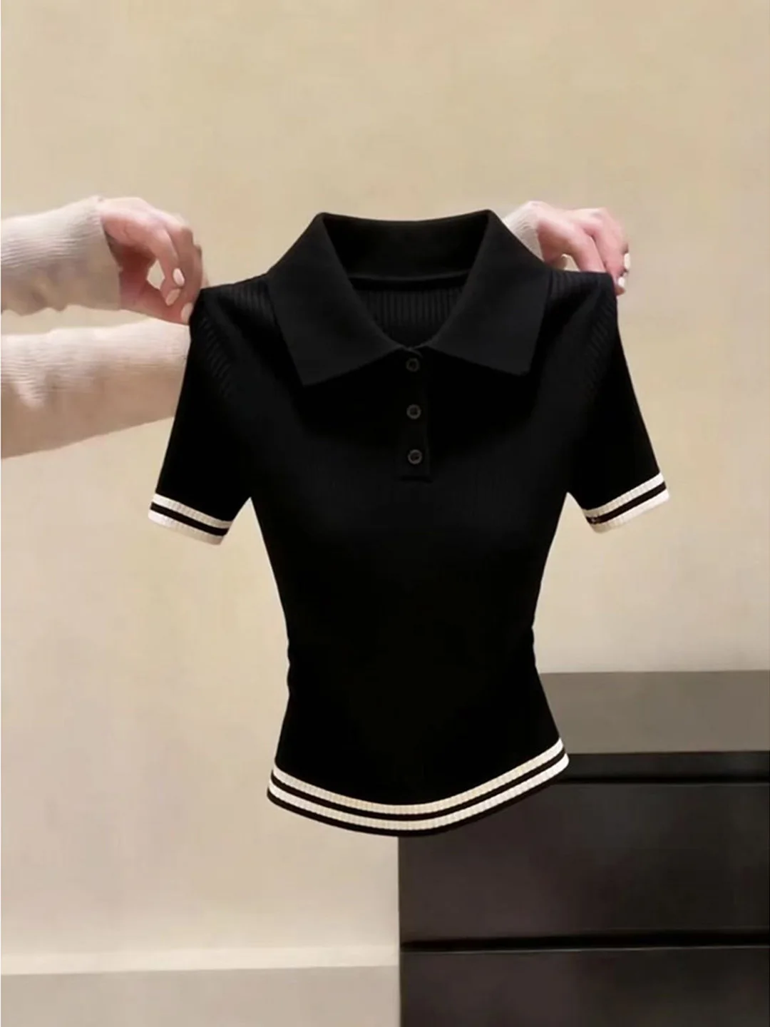 Slim Fit Neck Half Button Short Sleeve Knitted Shirt Women Summer Waist Cinching Slimming Young Looking Top Color Block ...
Slim Fit Neck Half Button Short Sleeve Knitted Shirt Women Summer Waist Cinching Slimming Young Looking Top Color Block ...