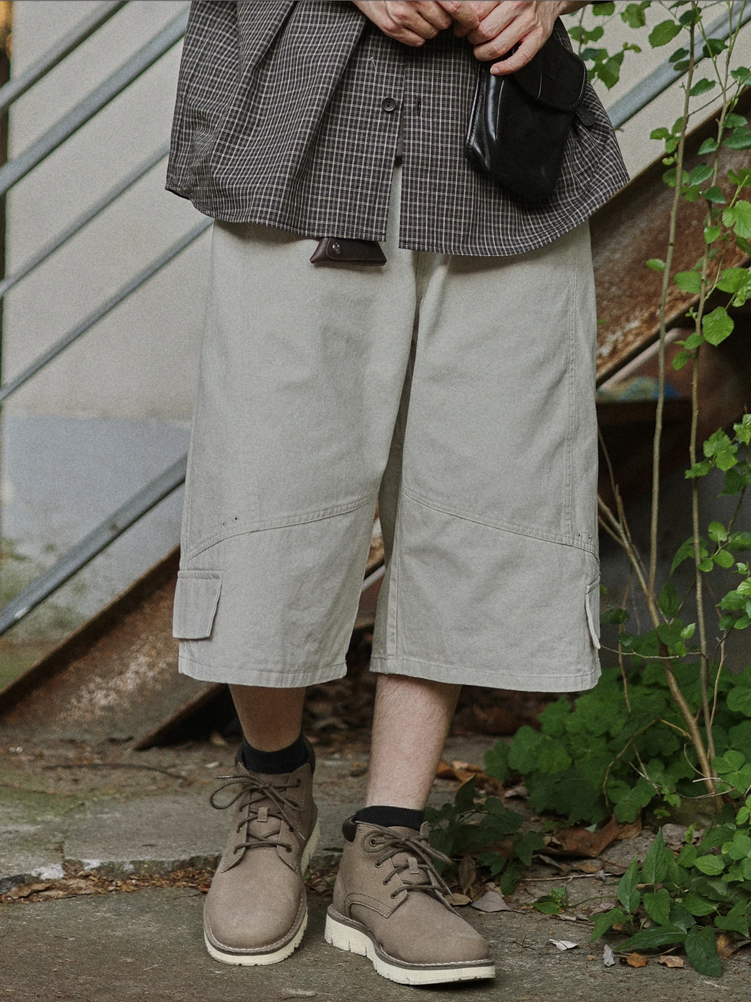 Loose Fit Youth Men's Short Pants Summer Casual Wide Leg Seven Inch Cotton Shorts Versatile Casual Wear for Young Men
Loose Fit Youth Men's Short Pants Summer Casual Wide Leg Seven Inch Cotton Shorts Versatile Casual Wear for Young Men