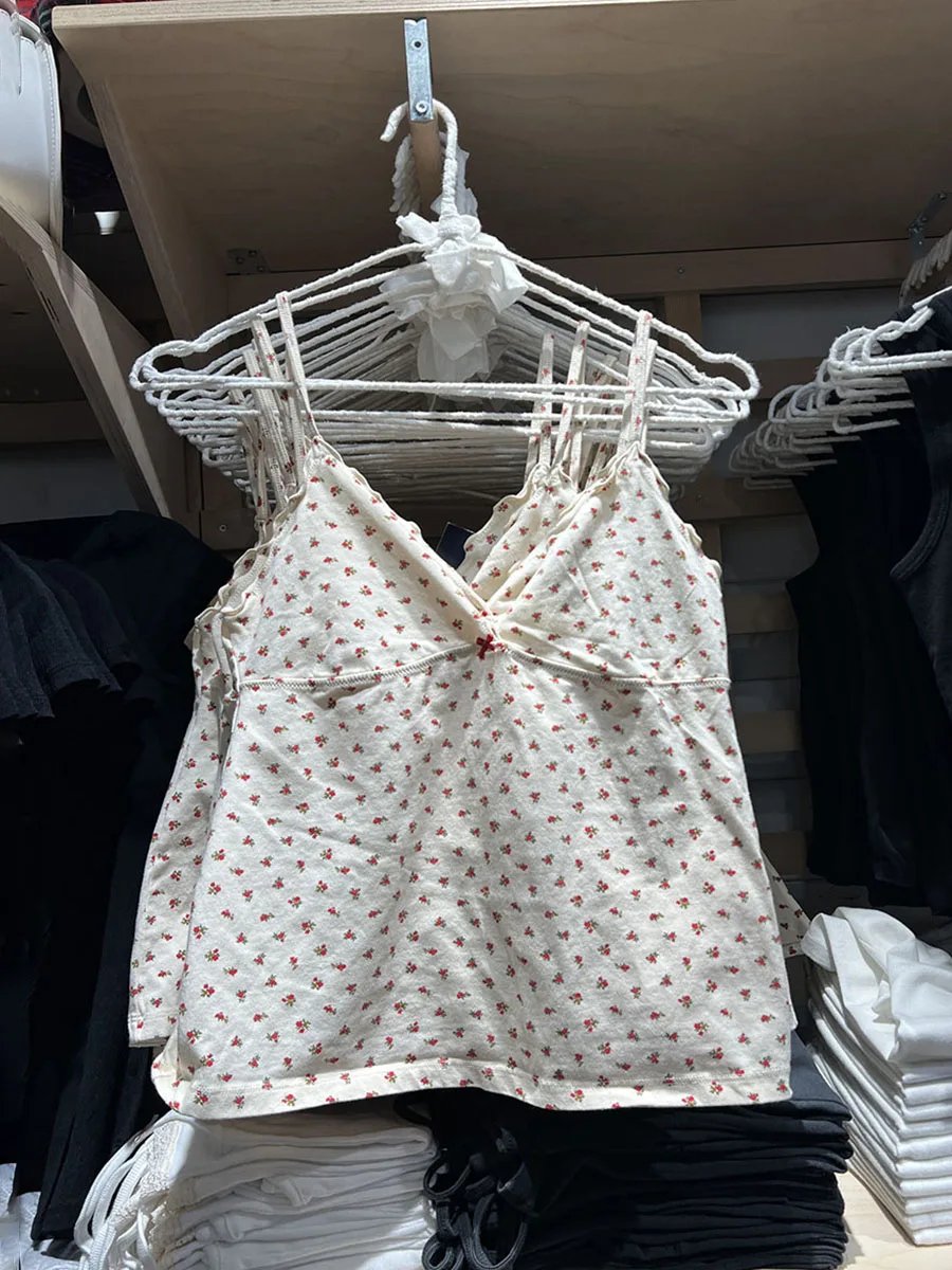 Red Floral Print Tank Top Women Sexy Fungus Bow V Neck Sleeveless Slim Cropped Vest Summer New Sweet Casual Vintage Camis Tops
Red Floral Print Tank Top Women Sexy Fungus Bow V Neck Sleeveless Slim Cropped Vest Summer New Sweet Casual Vintage Camis Tops