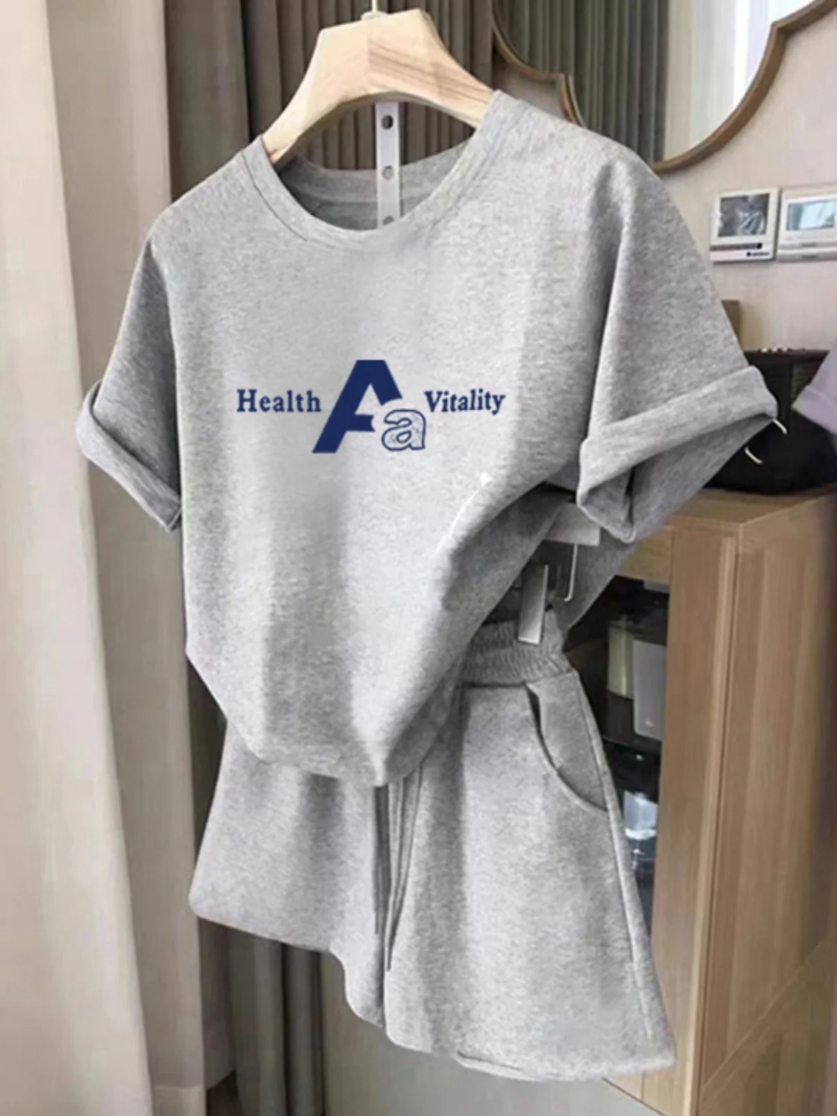 Fashionable Short Shorts Set Women's Loose Slimming Running Sportswear Two-Piece Set Home Clothes Breathable Quick-Drying Com...
Fashionable Short Shorts Set Women's Loose Slimming Running Sportswear Two-Piece Set Home Clothes Breathable Quick-Drying Com...