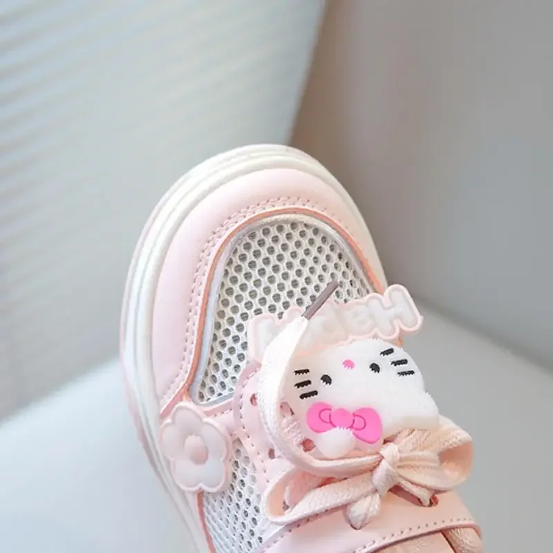 Кроссовки Sanrio Girl Hello Kitty с героями мультфильмов, весенне-осенние новые дышащие туфли с сеткой в стиле аниме, модная повседневная обувь Kawaii
Кроссовки Sanrio Girl Hello Kitty с героями мультфильмов, весенне-осенние новые дышащие туфли с сеткой в стиле аниме, модная повседневная обувь Kawaii