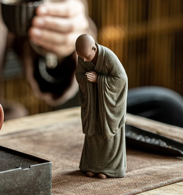 Creative Boutique Purple Clay Little Monk Tea Pet Figurine Zen Style Decoration for Study, Living Room, Office Desktop 
Creative Boutique Purple Clay Little Monk Tea Pet Figurine Zen Style Decoration for Study, Living Room, Office Desktop