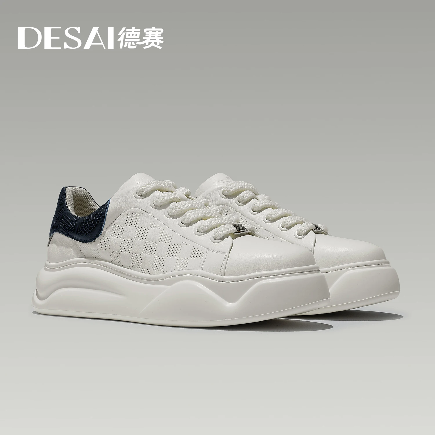 DESAI Thick-soled sports plimsolls with breathable perforations, high-top leisure shoes, lightweight men's shoes.
DESAI Thick-soled sports plimsolls with breathable perforations, high-top leisure shoes, lightweight men's shoes.