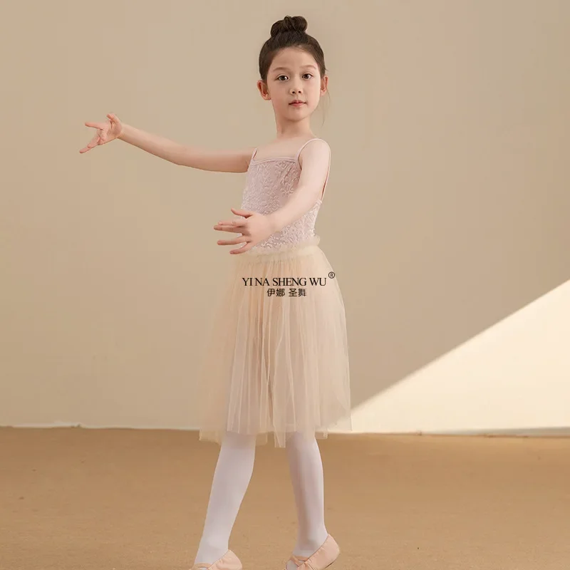 Детская форма для занятий балетом и танцами, комбинезон для девочек на подтяжках, детская форма для экзамена по китайскому танцам, гимнастике
Детская форма для занятий балетом и танцами, комбинезон для девочек на подтяжках, детская форма для экзамена по китайскому танцам, гимнастике