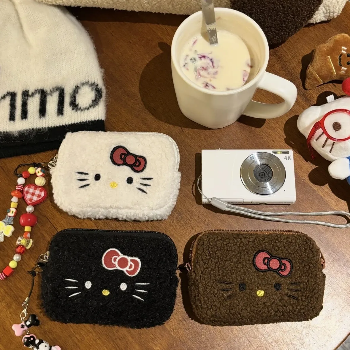 Sanrio Hello Kitty Cute Cartoon Makeup Bag Portable Small Item Storage Bag Travel Headphone Bag Coin Purse CCD Storage Bag
Sanrio Hello Kitty Cute Cartoon Makeup Bag Portable Small Item Storage Bag Travel Headphone Bag Coin Purse CCD Storage Bag
