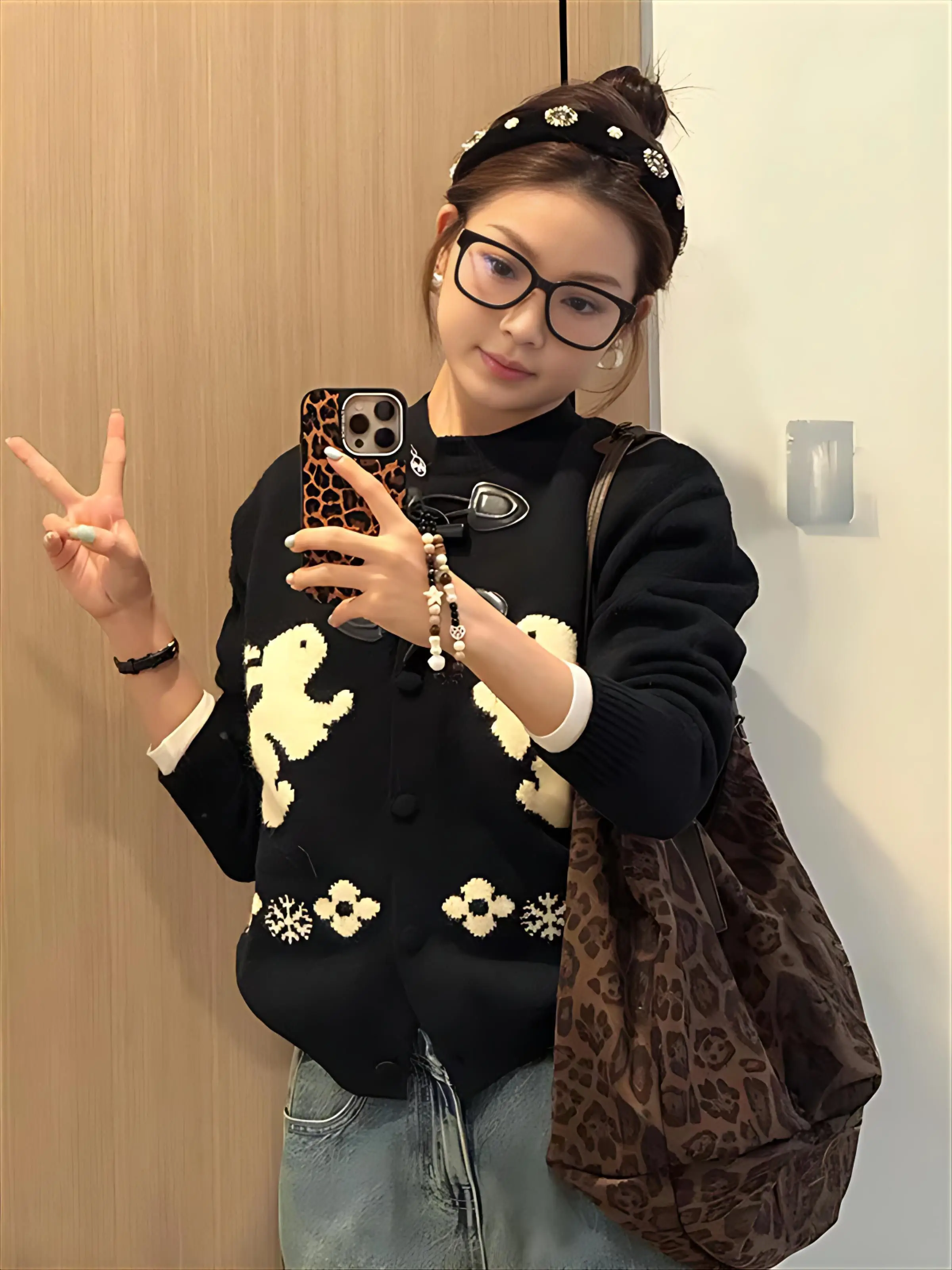 Кардиганы в винтажном корейском стиле, женские осенние свитера, приталенные, с объемными диагональными карманами, из высококачественного материала, свободного кроя, в стиле Харадзюку, на каждый день
Кардиганы в винтажном корейском стиле, женские осенние свитера, приталенные, с объемными диагональными карманами, из высококачественного материала, свободного кроя, в стиле Харадзюку, на каждый день