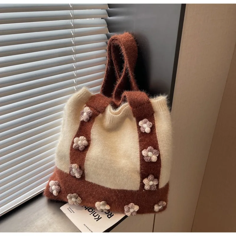 Вязаные шерстяные сумки-тоут с цветочным пэчворком, мягкие повседневные сумки, новинка весны 2026, хит продаж, вместительные сумки для ежедневных поездок на работу, наплечные сумки
Вязаные шерстяные сумки-тоут с цветочным пэчворком, мягкие повседневные сумки, новинка весны 2026, хит продаж, вместительные сумки для ежедневных поездок на работу, наплечные сумки