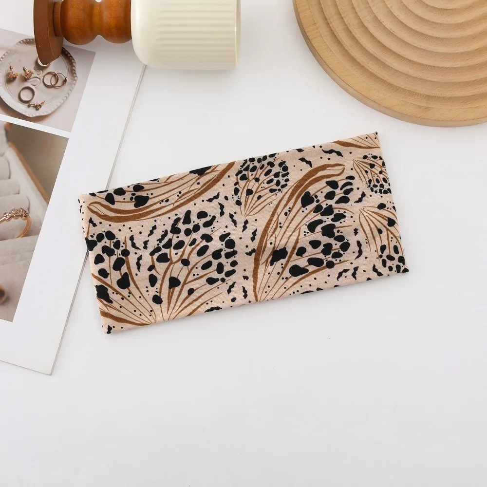 New High Elasticity Sports Headband Sweat Absorbing Breathable Yoga Headband Wide-brimmed Wide Brim Headband Yoga
New High Elasticity Sports Headband Sweat Absorbing Breathable Yoga Headband Wide-brimmed Wide Brim Headband Yoga