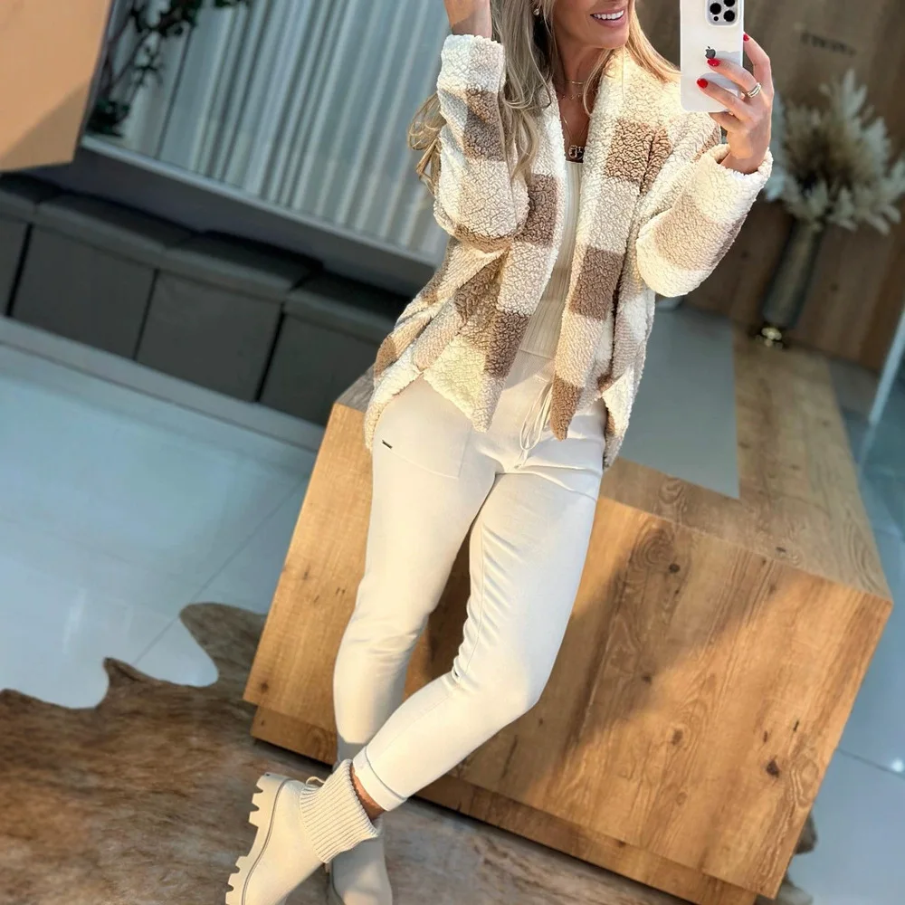 Plaid Oversized Fleece Jacket Coat Batwing Sleeve Fuzzy Cardigan Coats Women Casual Loose Elegant Jackets Autumn Winter Y2k
Plaid Oversized Fleece Jacket Coat Batwing Sleeve Fuzzy Cardigan Coats Women Casual Loose Elegant Jackets Autumn Winter Y2k