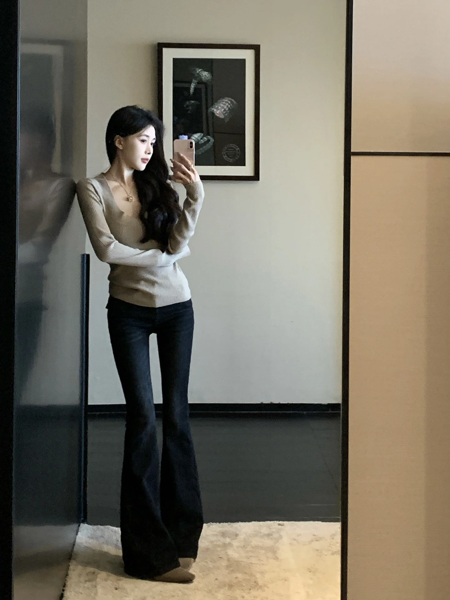 Джинсы с микро-клешем и флисовой подкладкой для удлинения ног, черные, осенне-зимние, винтажные, с завышенной талией, женские брюки
Джинсы с микро-клешем и флисовой подкладкой для удлинения ног, черные, осенне-зимние, винтажные, с завышенной талией, женские брюки