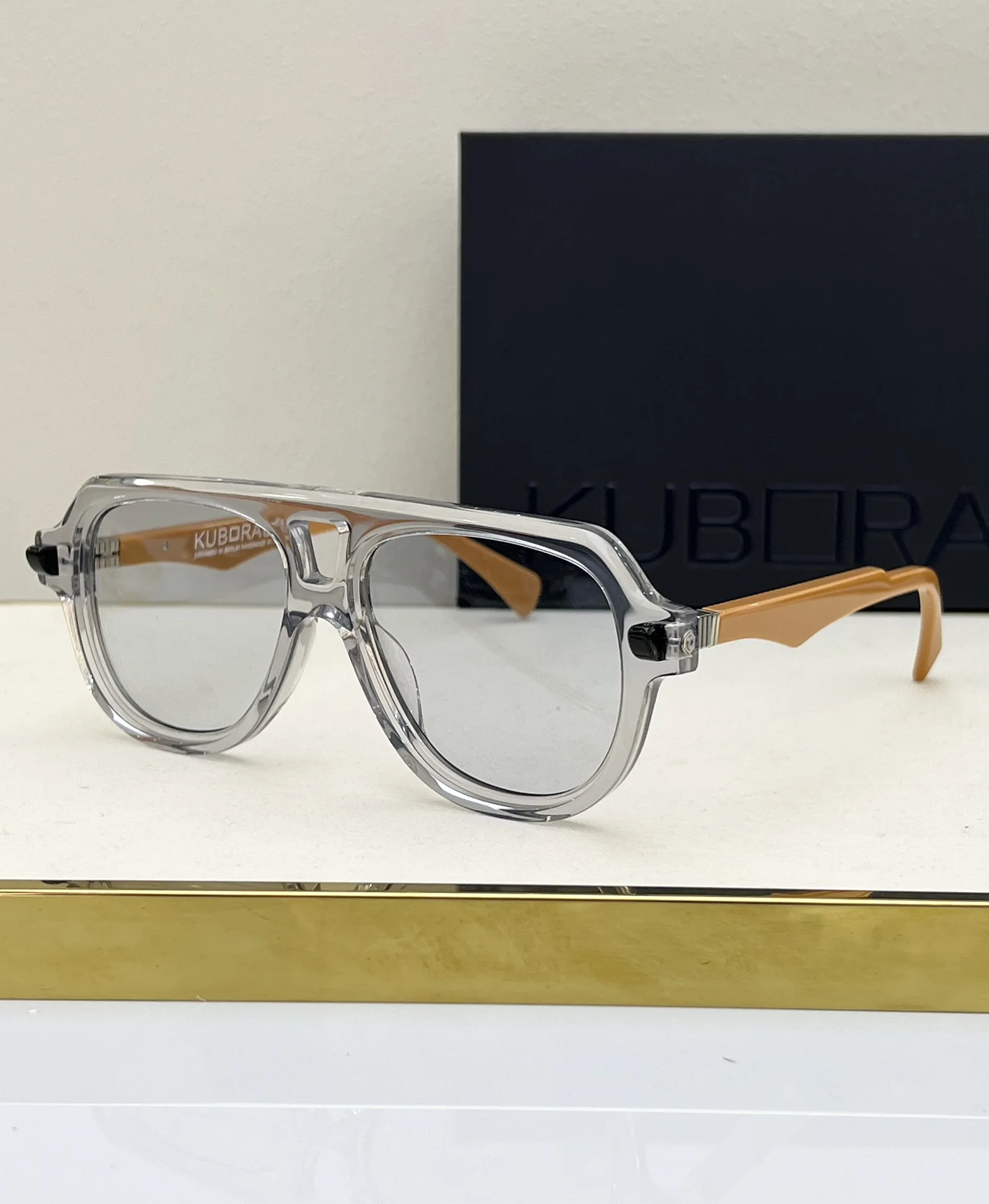 2025 KUBORAUM Maske Q4 Thick Acetate Vintage Pilot Design Woman Sunglasses for Man Classic Eyewear Male Female Sunglasses Shades
2025 KUBORAUM Maske Q4 Thick Acetate Vintage Pilot Design Woman Sunglasses for Man Classic Eyewear Male Female Sunglasses Shades