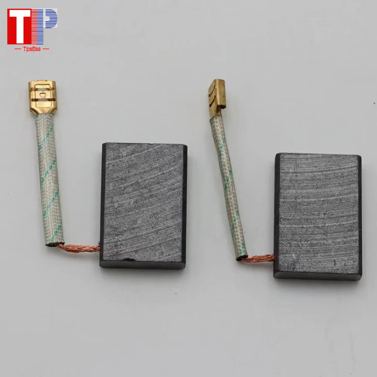 Tpaitlss New style Carbon brush 287016 pair 2Pcs for Airless Sprayer 395 495 etc
Tpaitlss New style Carbon brush 287016 pair 2Pcs for Airless Sprayer 395 495 etc
