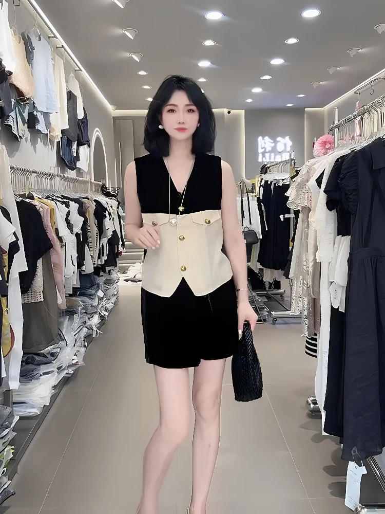 Fashion suit women's 2025 summer new style simple splicing velvet vest wide leg shorts casual slimming two-piece set
Fashion suit women's 2025 summer new style simple splicing velvet vest wide leg shorts casual slimming two-piece set