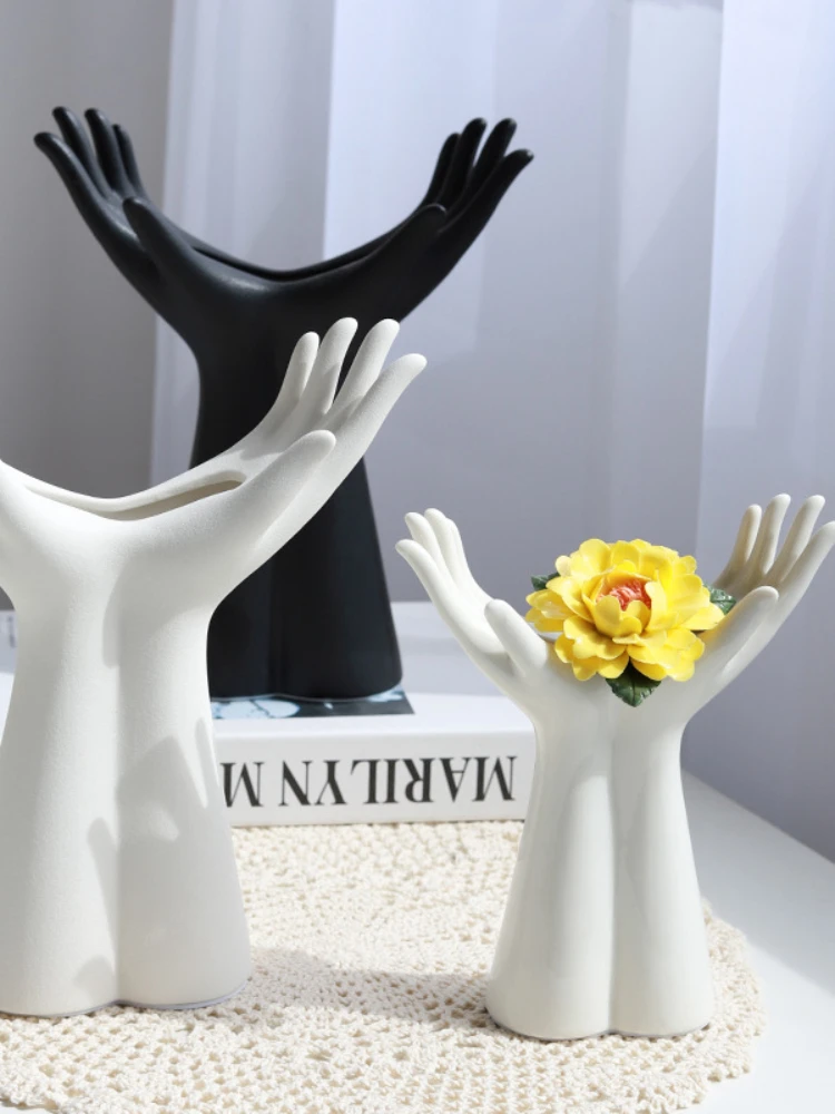 Nordic ins Creative Body Art Ceramic vase Simple Home decoration tabletop ornaments Room decoration Modern decorative vase
Nordic ins Creative Body Art Ceramic vase Simple Home decoration tabletop ornaments Room decoration Modern decorative vase