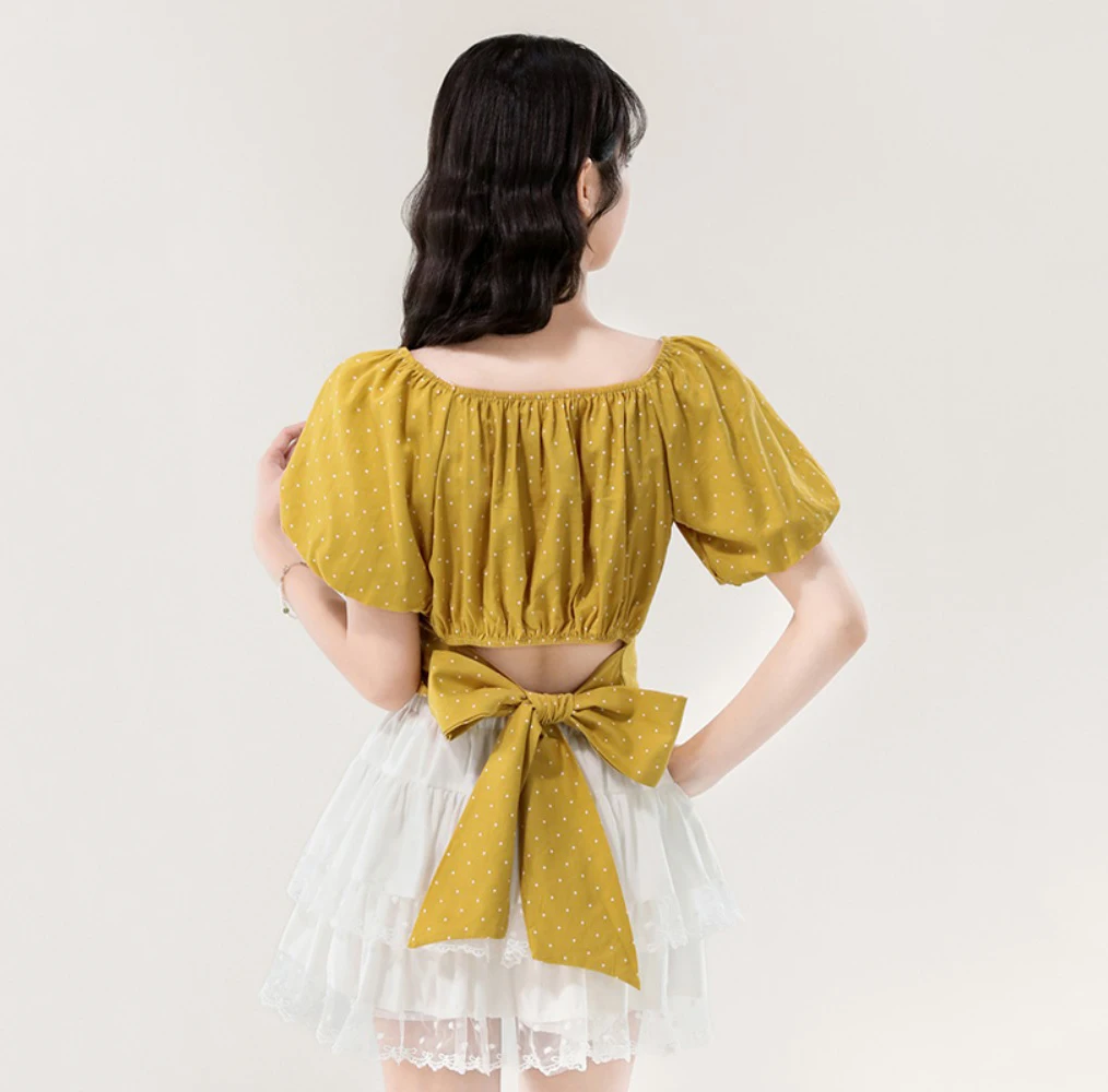Korean Style Women's Shirt Hollow Out Straps Waist Cinched Bubble Sleeves Square Collar Yellow Polka Dot Top Summer New 2025
Korean Style Women's Shirt Hollow Out Straps Waist Cinched Bubble Sleeves Square Collar Yellow Polka Dot Top Summer New 2025