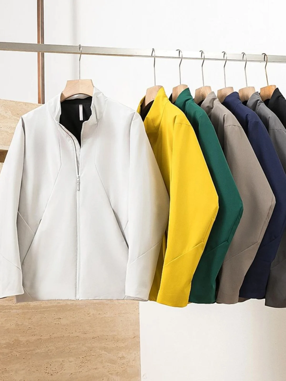 Легкая демисезонная куртка Busin для мужчин, приталенный крой, длинный рукав, воротник-стойка, водоотталкивающая, серия V, Fly Bird
Легкая демисезонная куртка Busin для мужчин, приталенный крой, длинный рукав, воротник-стойка, водоотталкивающая, серия V, Fly Bird