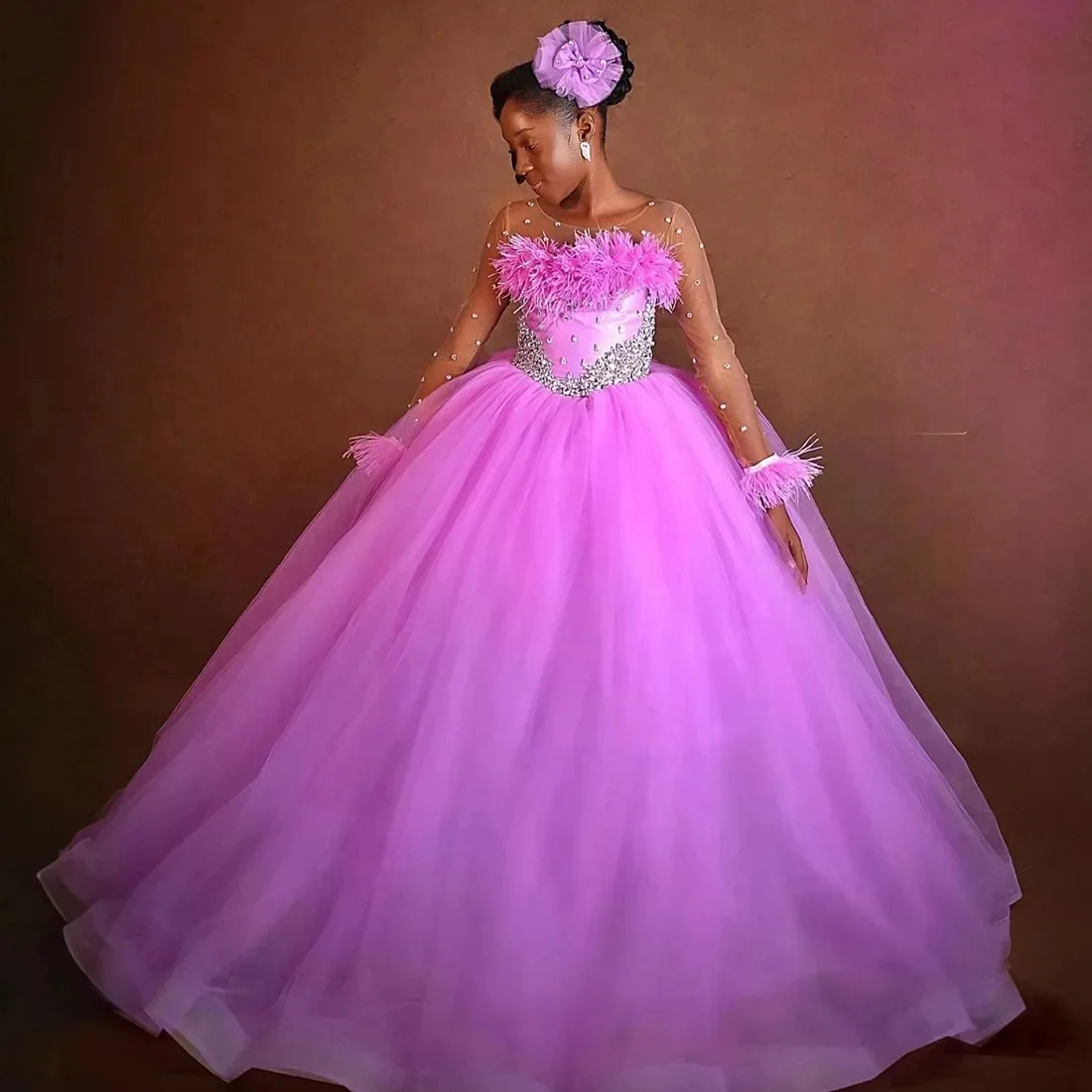 Purple Flower Girl Dresses for Wedding Feather Crystal Full Sleeve Baby Girl Prom Gown for Photoshoot First Communion Gowns
Purple Flower Girl Dresses for Wedding Feather Crystal Full Sleeve Baby Girl Prom Gown for Photoshoot First Communion Gowns
