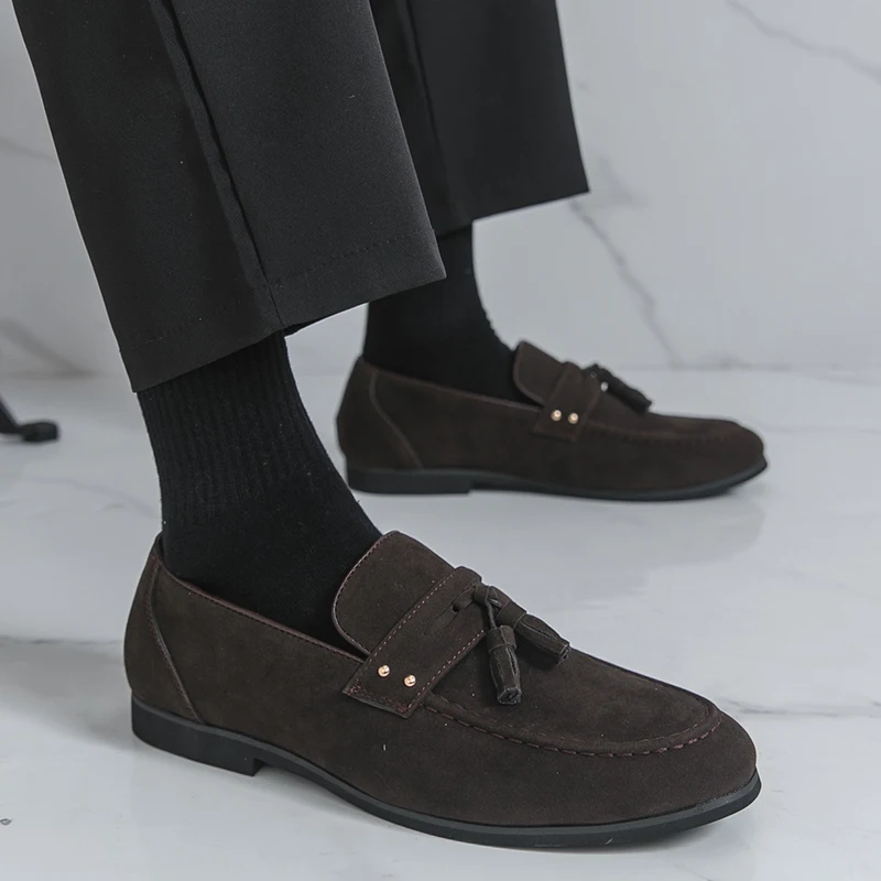 Spring New Men's Frosted Leather Comfortable Tassel Loafers Fashion Brand Round Toe Breathable Anti Slip Soft Soled Bean Shoes
Spring New Men's Frosted Leather Comfortable Tassel Loafers Fashion Brand Round Toe Breathable Anti Slip Soft Soled Bean Shoes