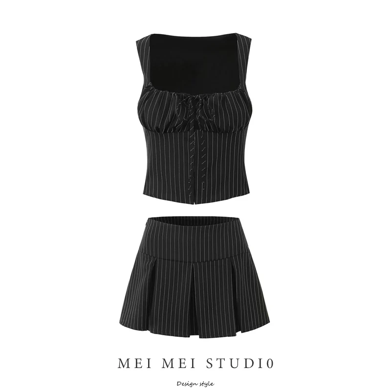 Ретро-комплект из топа с полосками и завязками и юбки А-силуэта с высокой талией, не просвечивающей, для модных девушек
Ретро-комплект из топа с полосками и завязками и юбки А-силуэта с высокой талией, не просвечивающей, для модных девушек