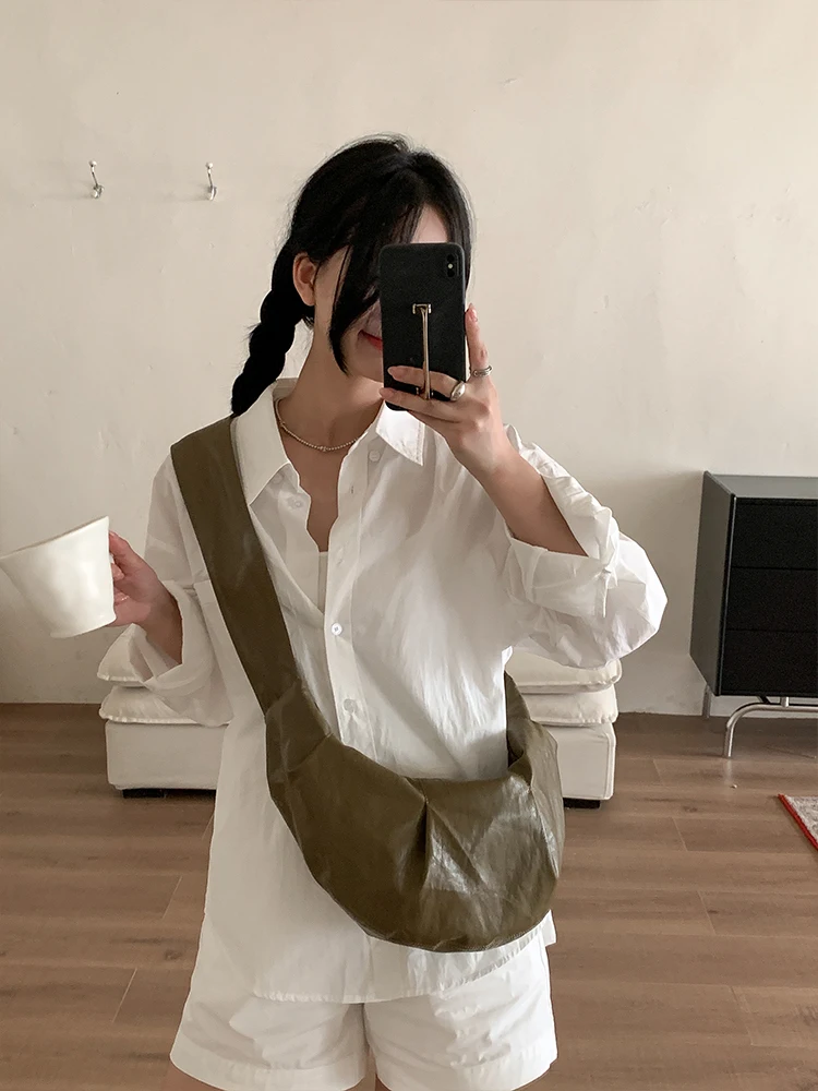 Korean Sle Large Capaci Dumpling ape Soft Surface New Moon Crossbody Bag for Women Casual Faion Autumn Winter Handbag
Korean Sle Large Capaci Dumpling ape Soft Surface New Moon Crossbody Bag for Women Casual Faion Autumn Winter Handbag