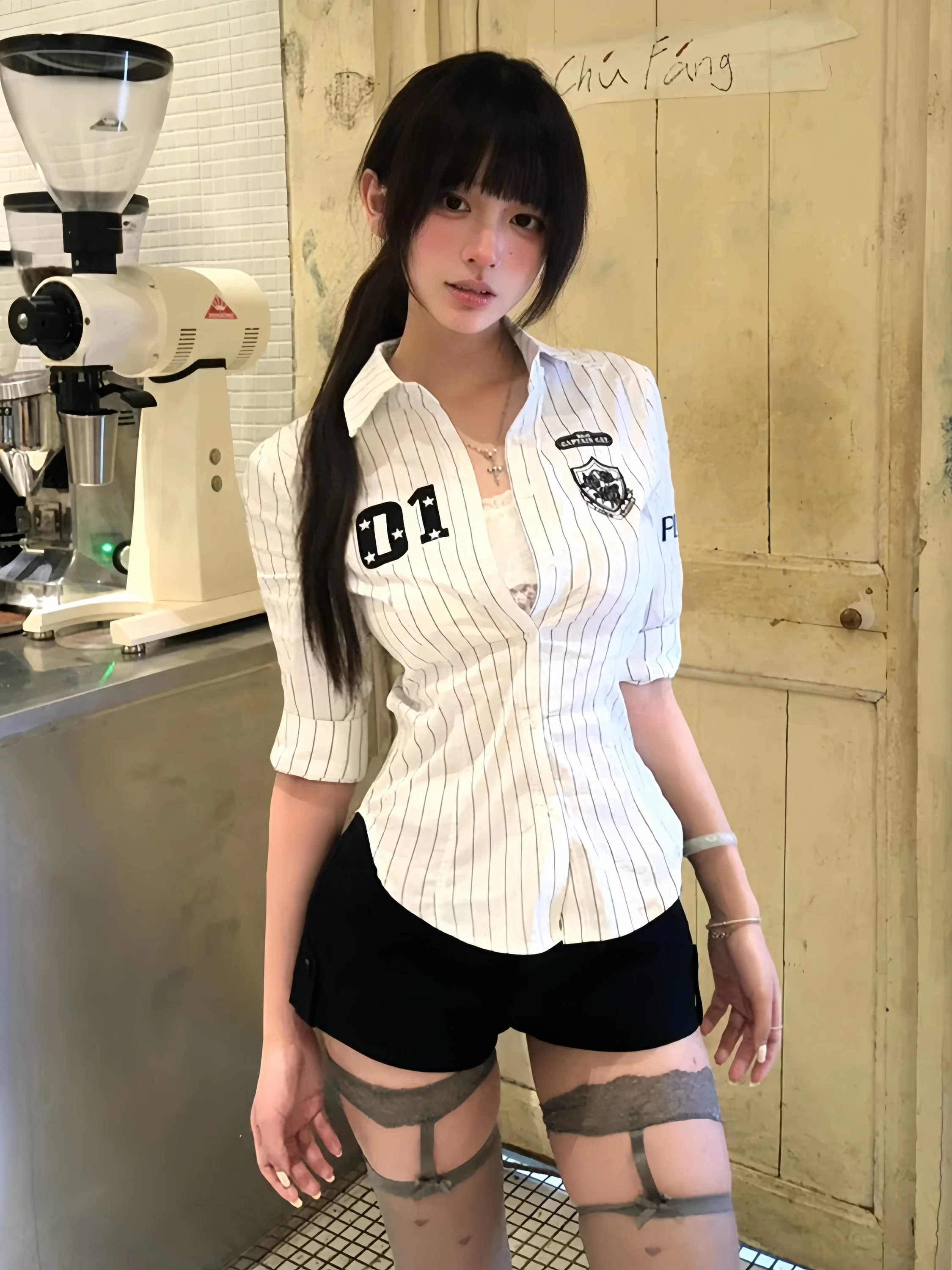 Sporty Slim Fit Striped Halter Neck Shirt Women's Summer Style Streetwear Casual Print Collar Five Sleeve Buttons Design
Sporty Slim Fit Striped Halter Neck Shirt Women's Summer Style Streetwear Casual Print Collar Five Sleeve Buttons Design