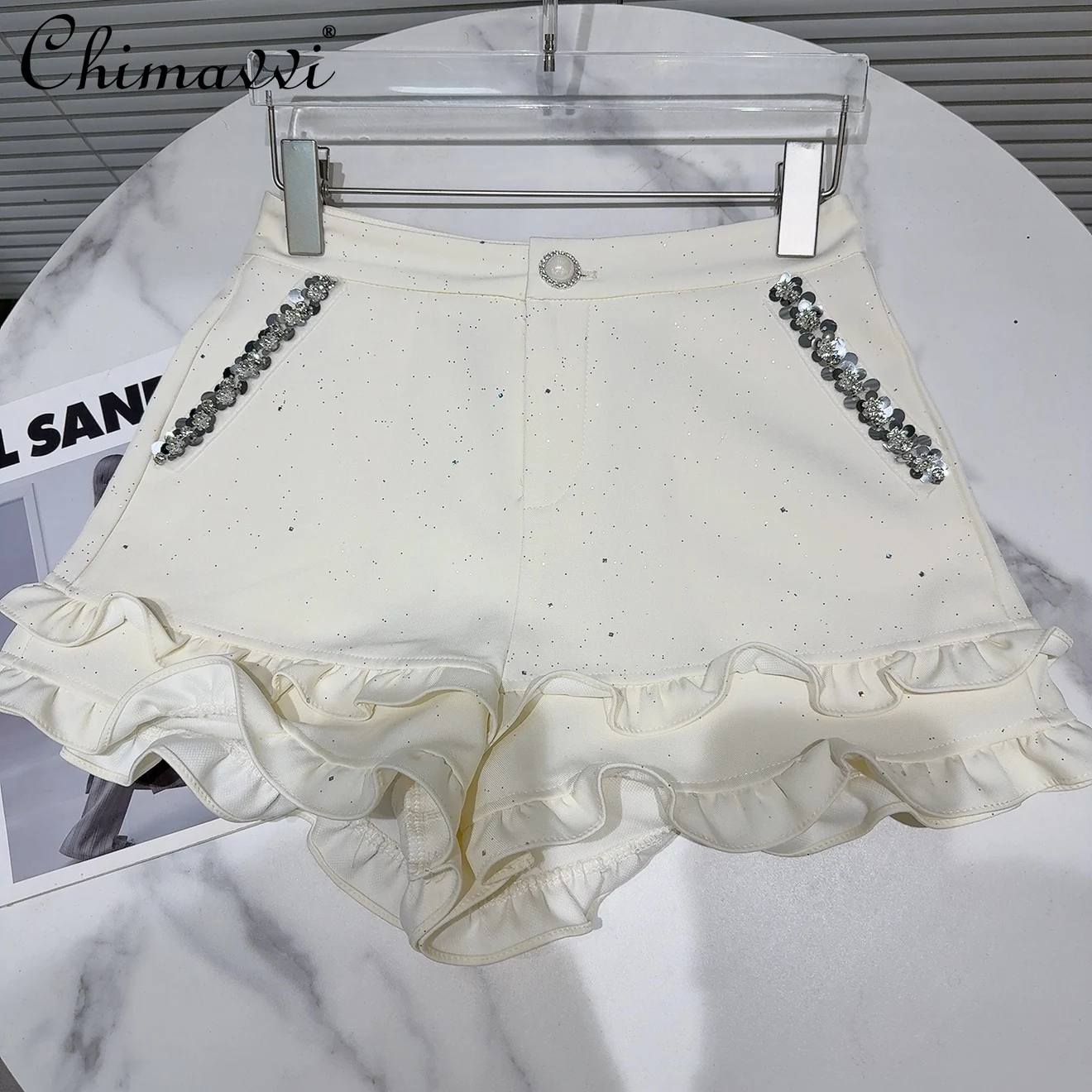 2025 Summer Clothes New Fashion Sequined Beaded Fungus Edge Pants Three-point Shorts Sweet Girls Temperament Short Pants Women
2025 Summer Clothes New Fashion Sequined Beaded Fungus Edge Pants Three-point Shorts Sweet Girls Temperament Short Pants Women