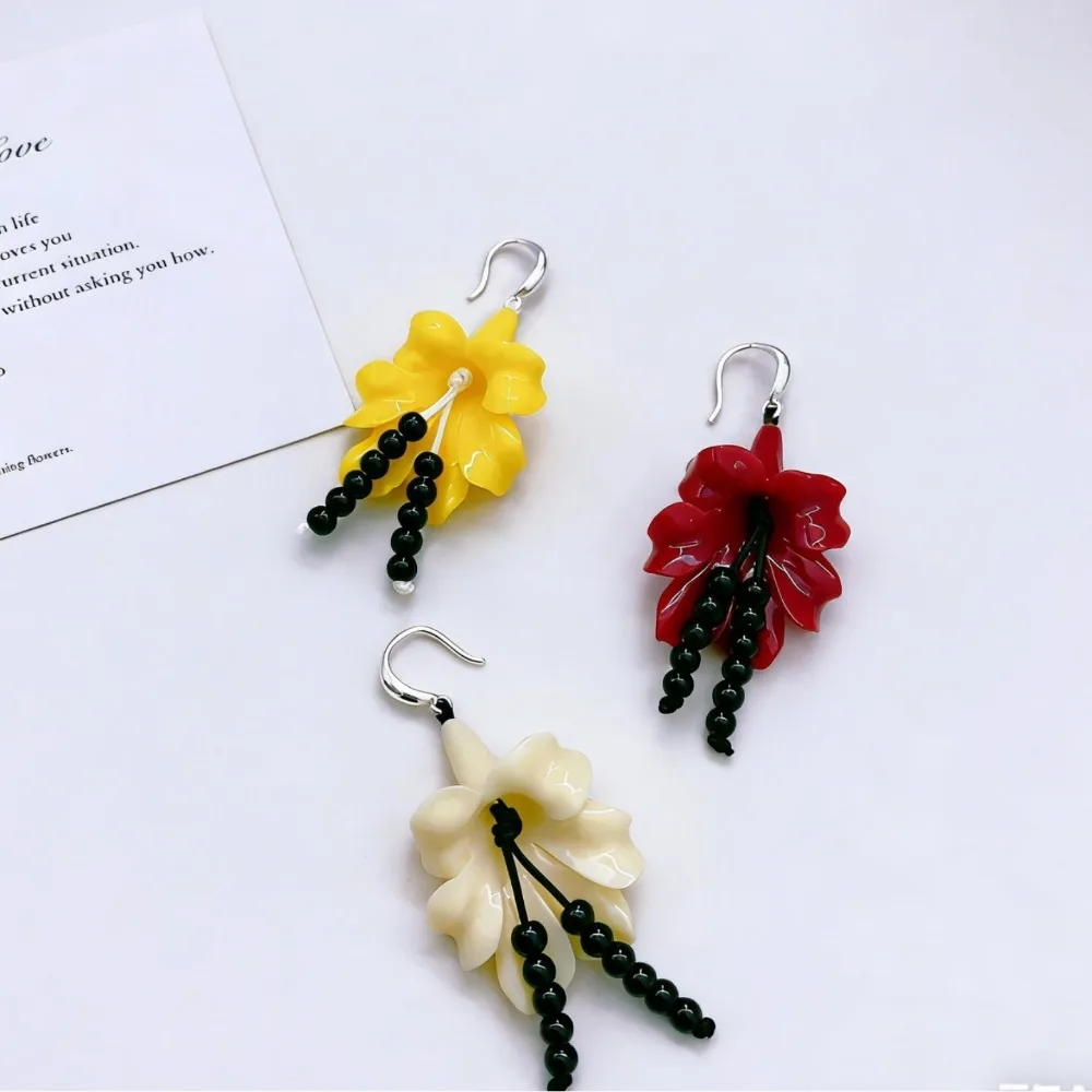 Ins Blogger Same Pastoral Style Fashion Resin Three-dimensional Flower Charm Earrings Niche Design Versatile Earrings for Women
Ins Blogger Same Pastoral Style Fashion Resin Three-dimensional Flower Charm Earrings Niche Design Versatile Earrings for Women
