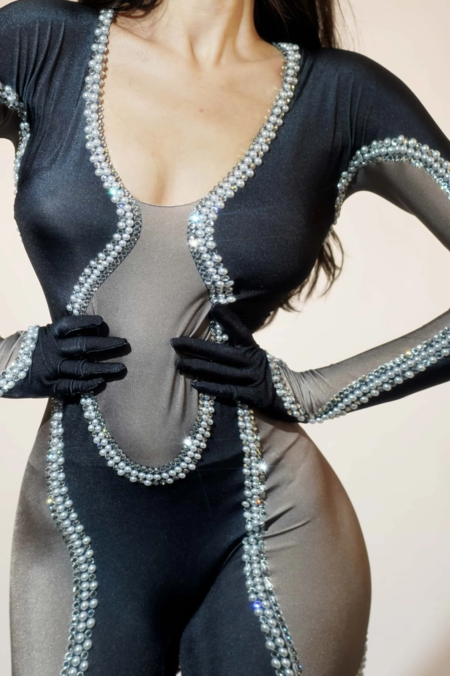 Women Pearls Rhinestones Tight Fitting Jumpsuit Night Party Outfit Club Celebrate Dance Stage DJ Wear Performance Costume Suidao
Women Pearls Rhinestones Tight Fitting Jumpsuit Night Party Outfit Club Celebrate Dance Stage DJ Wear Performance Costume Suidao