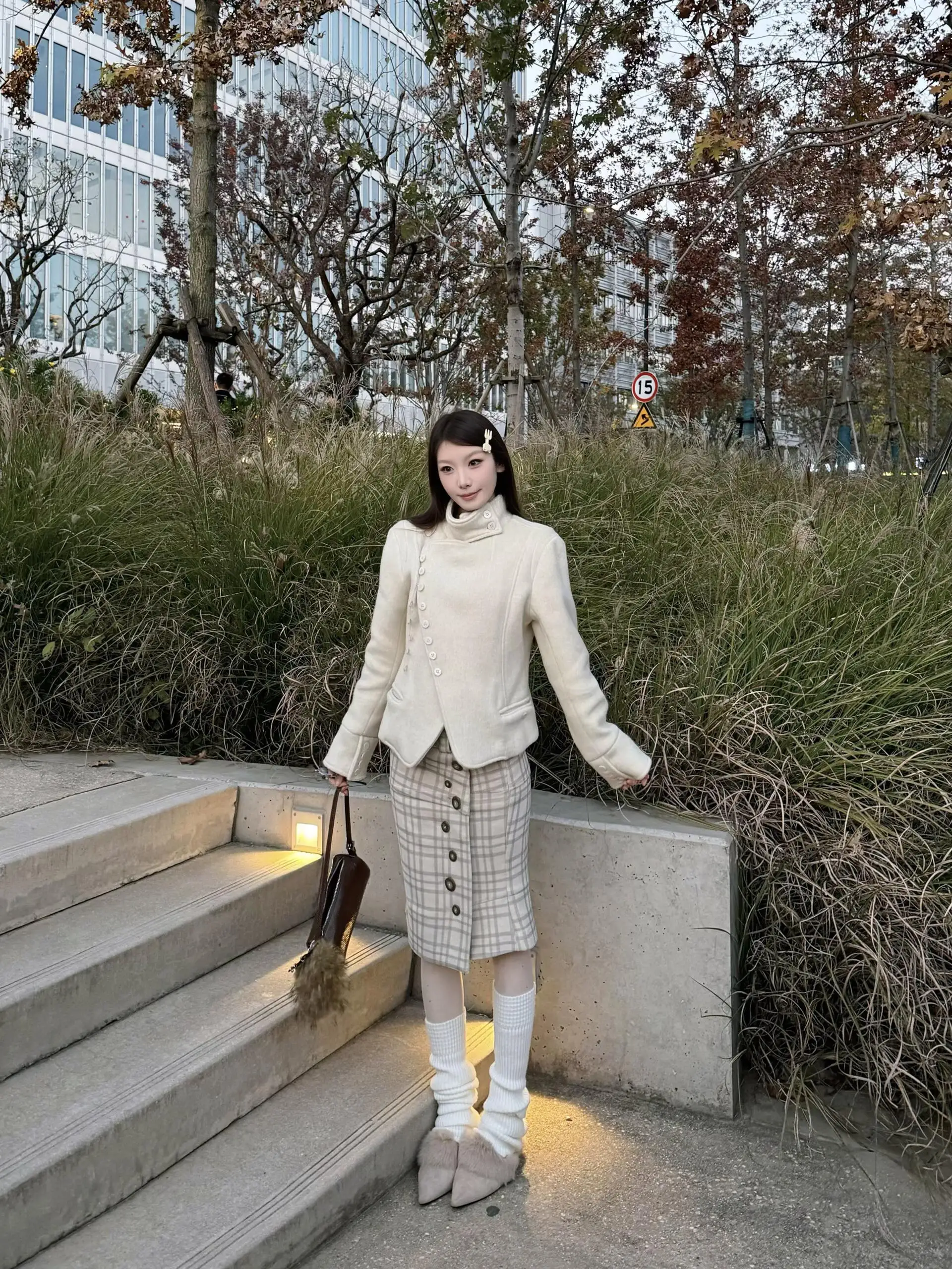 High Quality Vintage Plaid Skirt for Women Autumn Winter New Style Casual Buttoned Mid-Length A-Line Skirt
High Quality Vintage Plaid Skirt for Women Autumn Winter New Style Casual Buttoned Mid-Length A-Line Skirt
