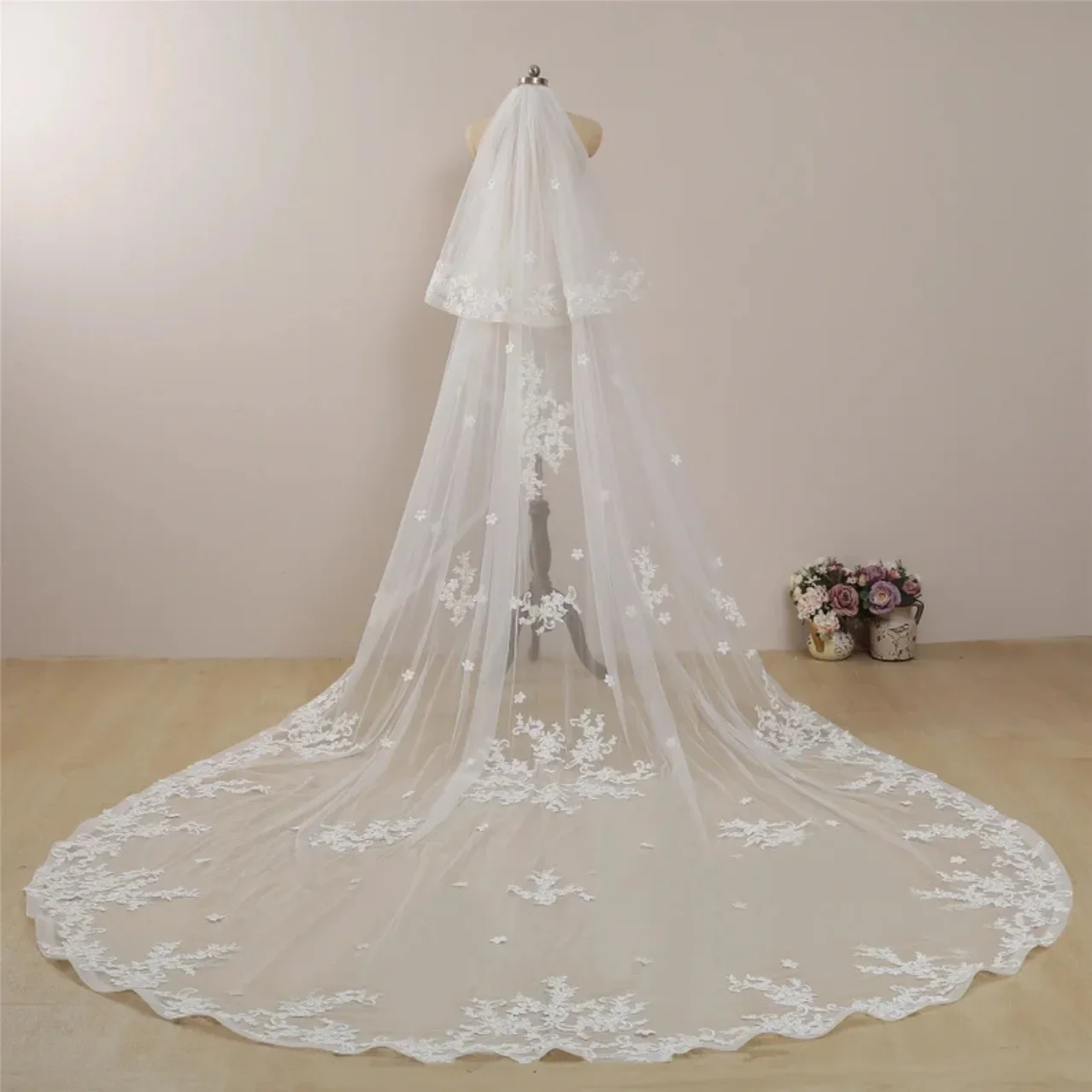 Wedding Veil 2 Tiers Blusher Bridal Veil Appliques Lace Face-Covered Petals Bridal Headwear Ivory White Champagne Cathedral
Wedding Veil 2 Tiers Blusher Bridal Veil Appliques Lace Face-Covered Petals Bridal Headwear Ivory White Champagne Cathedral