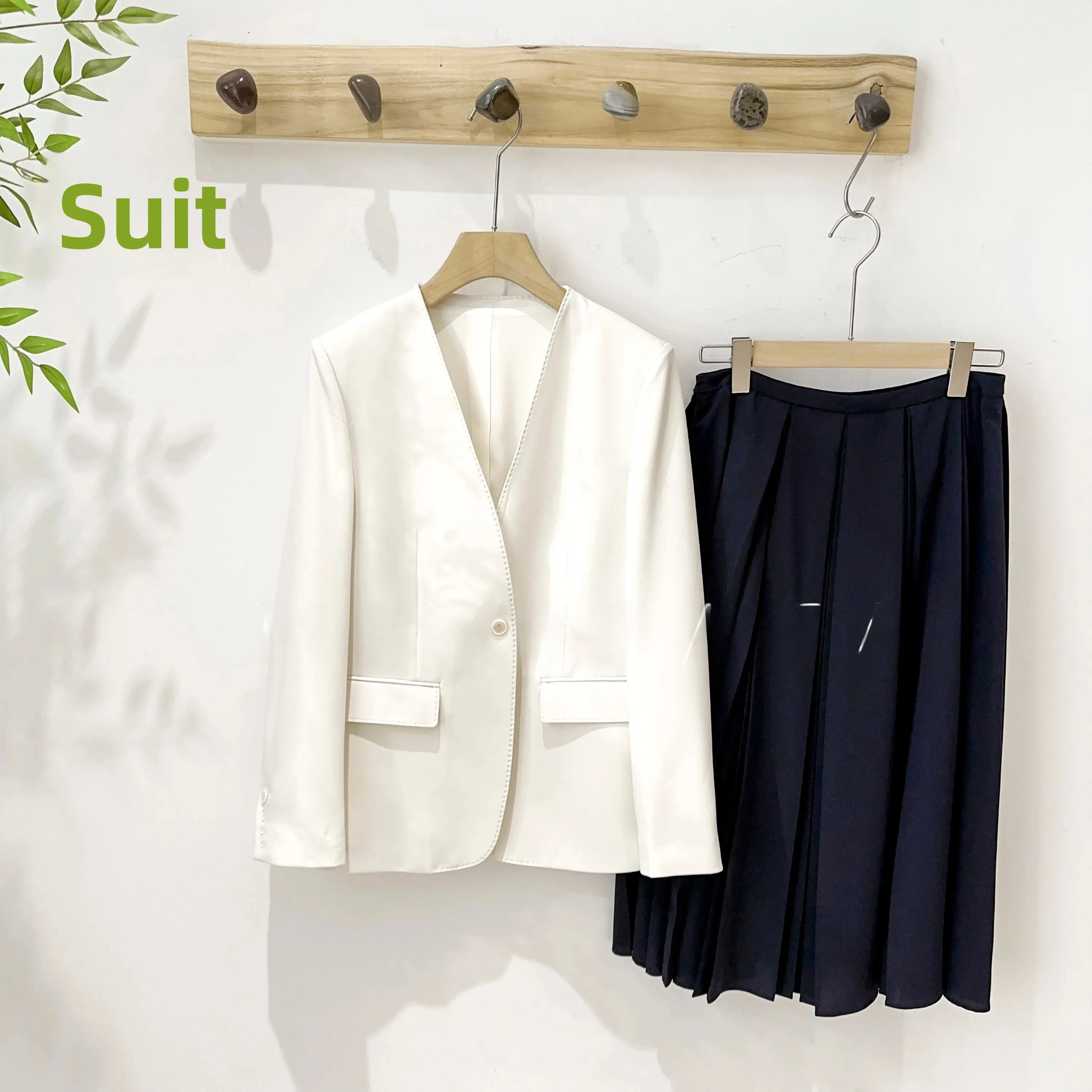 Mimifafa High-End Domestic JZ Pure Original 26 New Commuter Style Versatile Waist-Cinching V-neck Suit Jacket
Mimifafa High-End Domestic JZ Pure Original 26 New Commuter Style Versatile Waist-Cinching V-neck Suit Jacket