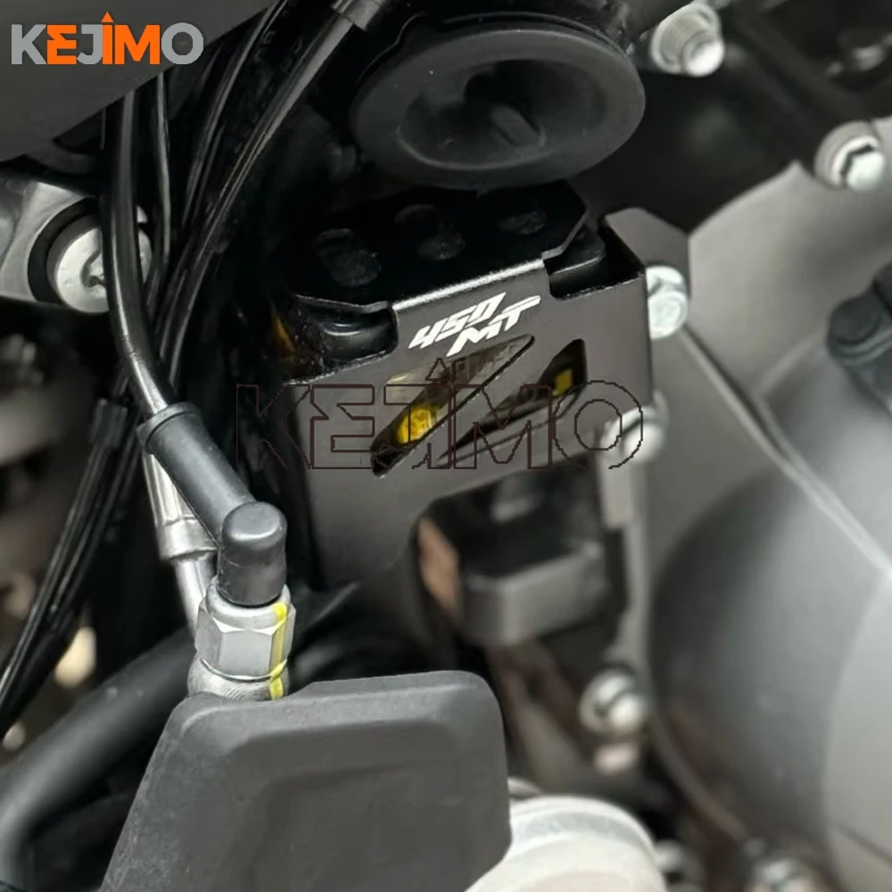 FOR CFMOTO 450SR 2022 CLC 450 Bobber 450 CL-C 450SRS 450NK 2023 450MT 2024-2026 Motorcycle Rear Brake Fluid Reservoir Tank Guard
FOR CFMOTO 450SR 2022 CLC 450 Bobber 450 CL-C 450SRS 450NK 2023 450MT 2024-2026 Motorcycle Rear Brake Fluid Reservoir Tank Guard