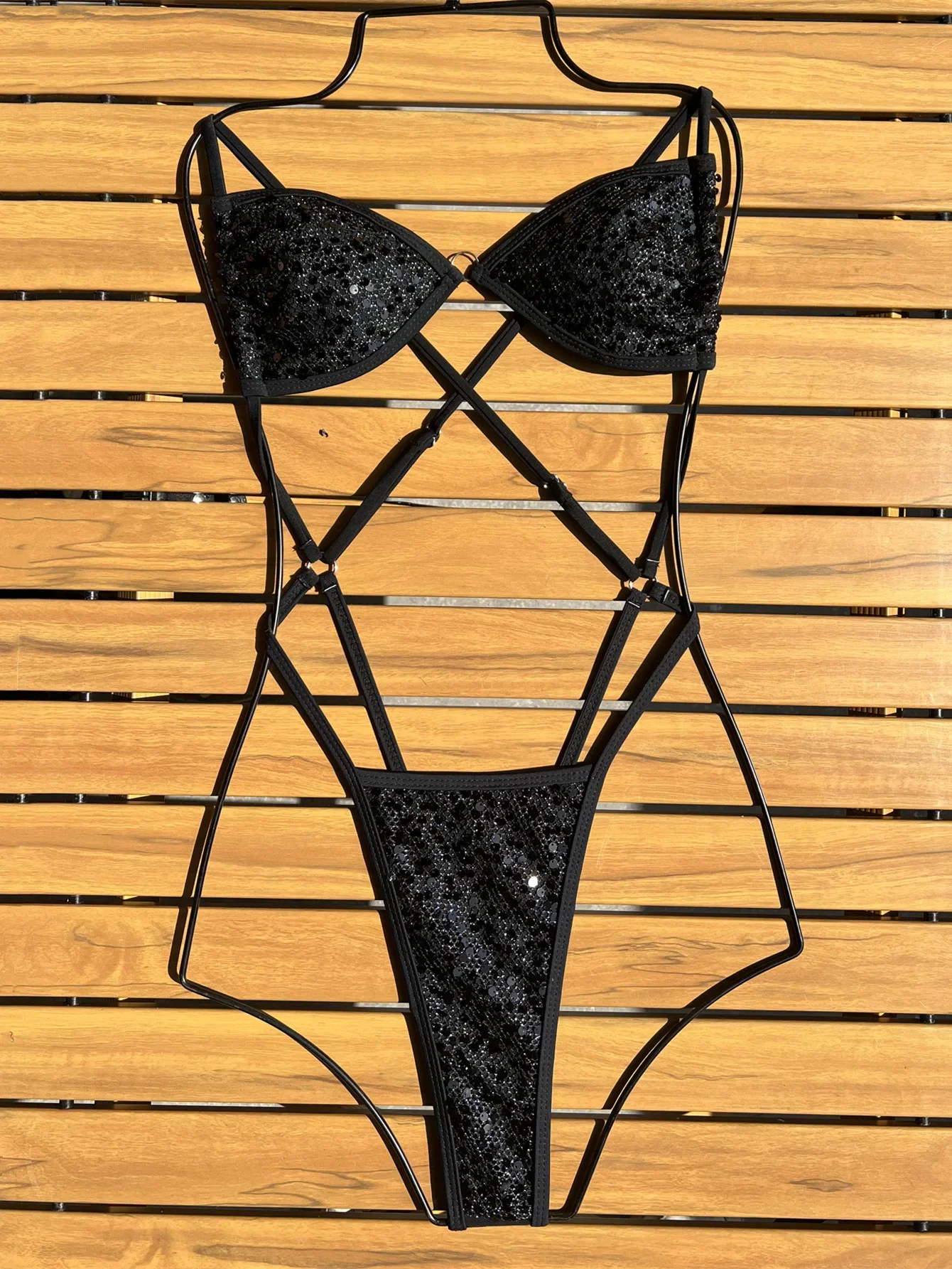 Sexy glitter black sequin micro swimsuit one piece women's bikinis Swimwear backless cross bathing suit beach outfits bodysuits
Sexy glitter black sequin micro swimsuit one piece women's bikinis Swimwear backless cross bathing suit beach outfits bodysuits