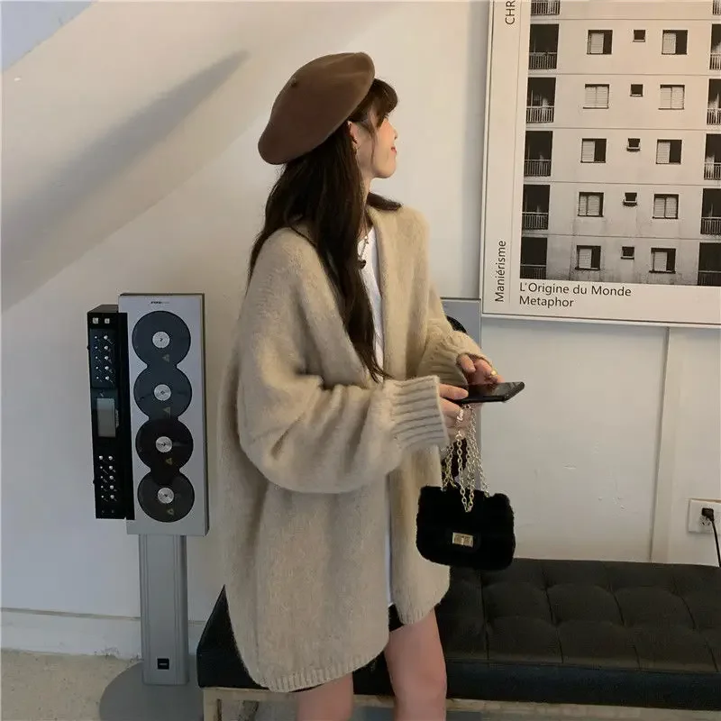 Cardigans Women Retro Elegant V-neck Thicker Winter Korean Version All-match Basic Sweater Solid Tender Students Feminino Lazy 
Cardigans Women Retro Elegant V-neck Thicker Winter Korean Version All-match Basic Sweater Solid Tender Students Feminino Lazy