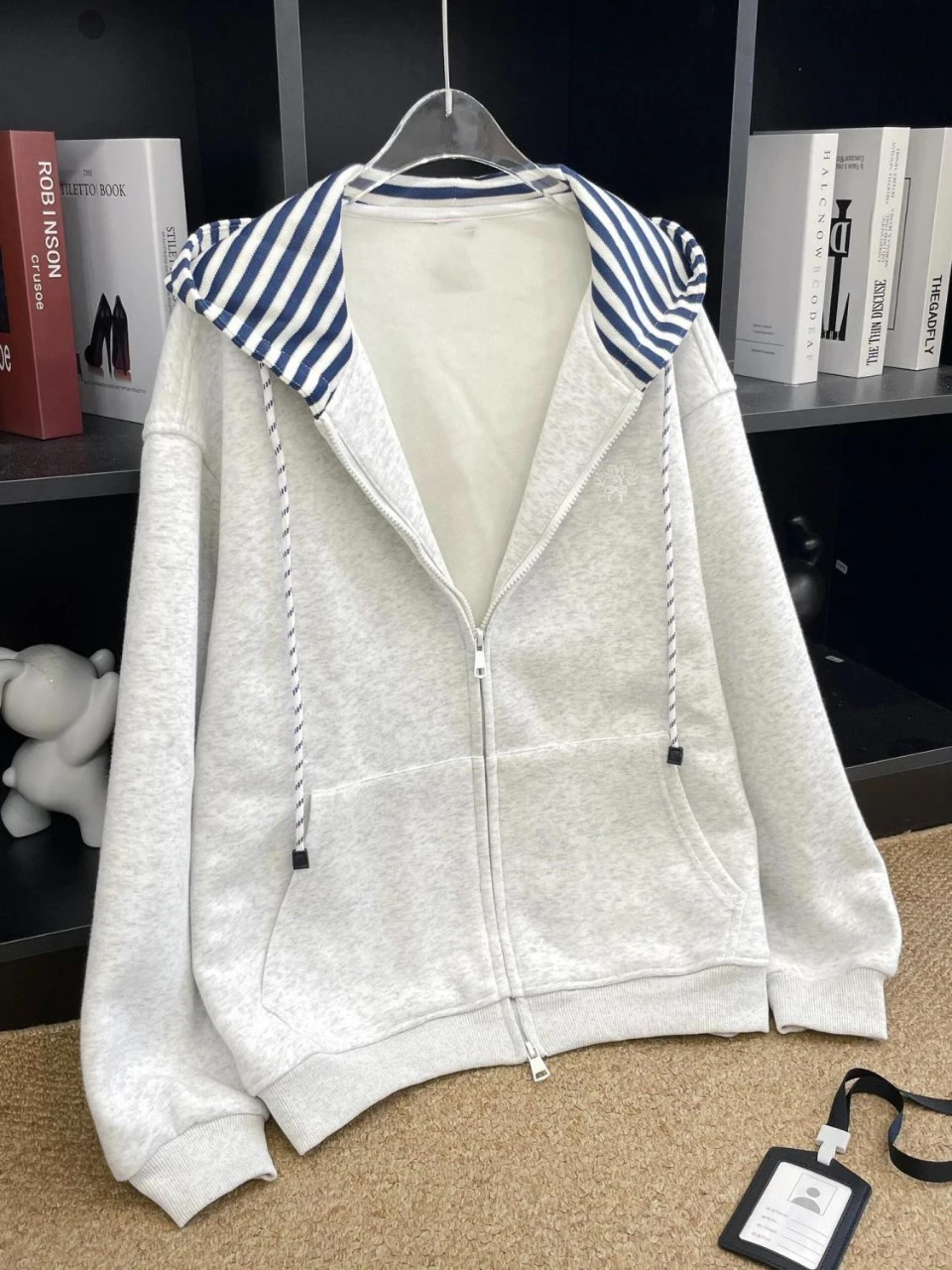 Japanese Y2K Harajuku Hot Girl Casual Striped Hoodie Autumn/Winter Women's cardigan Loose Commuting Trendy Tops emo
Japanese Y2K Harajuku Hot Girl Casual Striped Hoodie Autumn/Winter Women's cardigan Loose Commuting Trendy Tops emo
