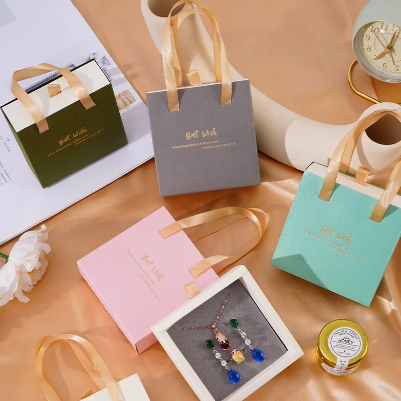 Fashion Jewelry Box Paper with Handle for Wedding or Travel Portable Ring Earrings Necklace Gifts Packageing Organizer Case
Fashion Jewelry Box Paper with Handle for Wedding or Travel Portable Ring Earrings Necklace Gifts Packageing Organizer Case