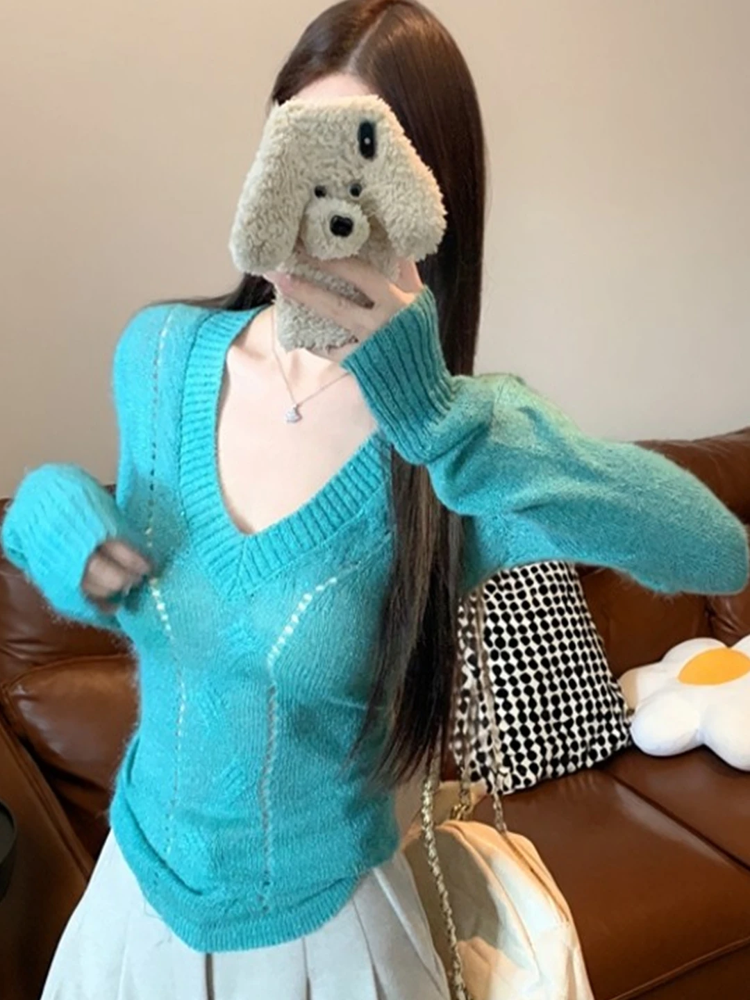Korean Style V-Neck Long Sleeve Knitted Sweater Women's Winter Fashion Versatile Slimming Inner Wear Base Top
Korean Style V-Neck Long Sleeve Knitted Sweater Women's Winter Fashion Versatile Slimming Inner Wear Base Top