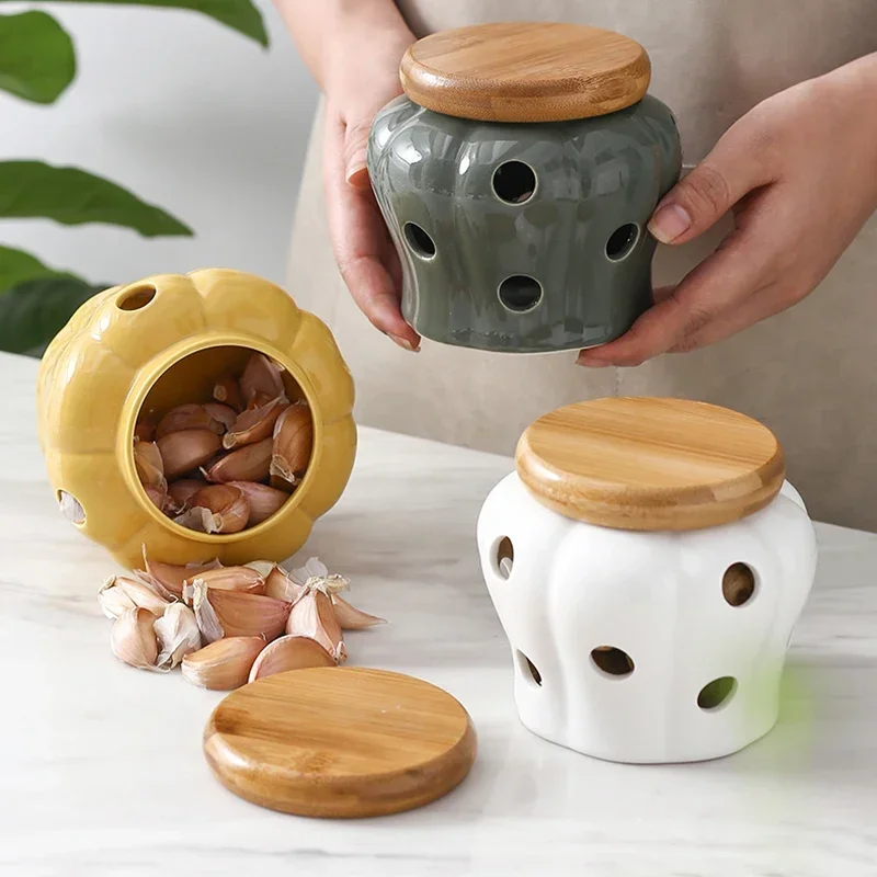 Kitchen Ventilation Storage Tank Pumpkin Jar Hollow Out Ceramic Storage Tank Garlic Ginger Dried Chili Pepper Storage Jars
Kitchen Ventilation Storage Tank Pumpkin Jar Hollow Out Ceramic Storage Tank Garlic Ginger Dried Chili Pepper Storage Jars