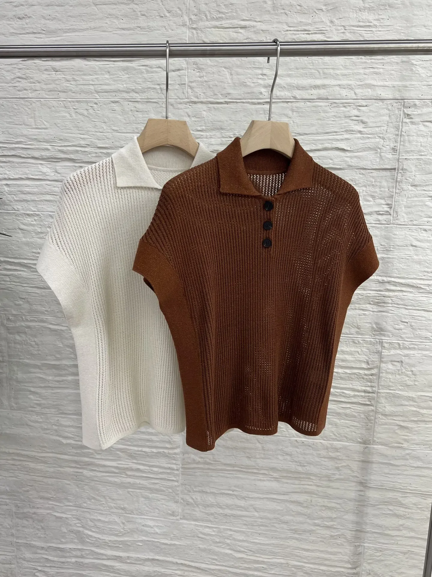 Women Hollow Out Knitted Pullover Front Buttons Turn-down Collar Short Sleeve Casual Female Sweater
Women Hollow Out Knitted Pullover Front Buttons Turn-down Collar Short Sleeve Casual Female Sweater