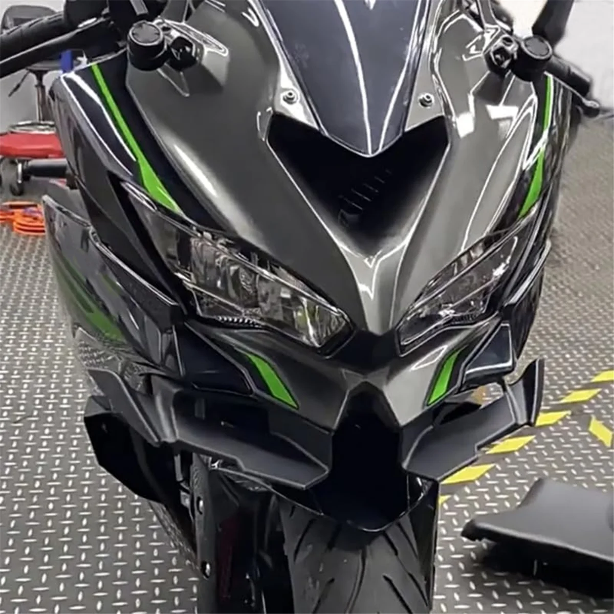 For KAWASAKI ZX4R ZX-4RR ZX25R 2022-2024 Motorcycle Front Fairing Aerodynamic Winglets Cover Protection Guards,A
For KAWASAKI ZX4R ZX-4RR ZX25R 2022-2024 Motorcycle Front Fairing Aerodynamic Winglets Cover Protection Guards,A