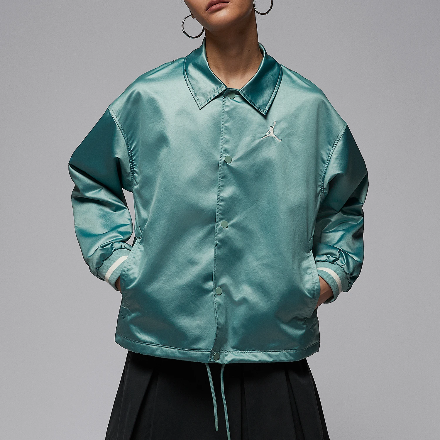 Женская куртка свободного кроя Nike Authentic JORDAN с гладким атласным воротником HJ0088-017
Женская куртка свободного кроя Nike Authentic JORDAN с гладким атласным воротником HJ0088-017