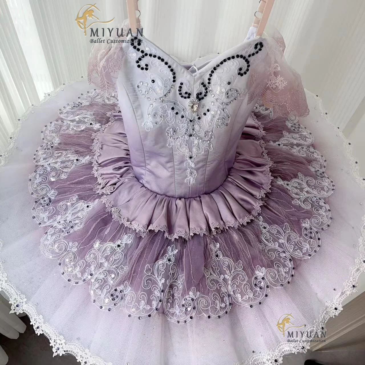 2024Paquita Ballet Variations high-end tailored adult children purple professional performance competition dress women's costume
2024Paquita Ballet Variations high-end tailored adult children purple professional performance competition dress women's costume