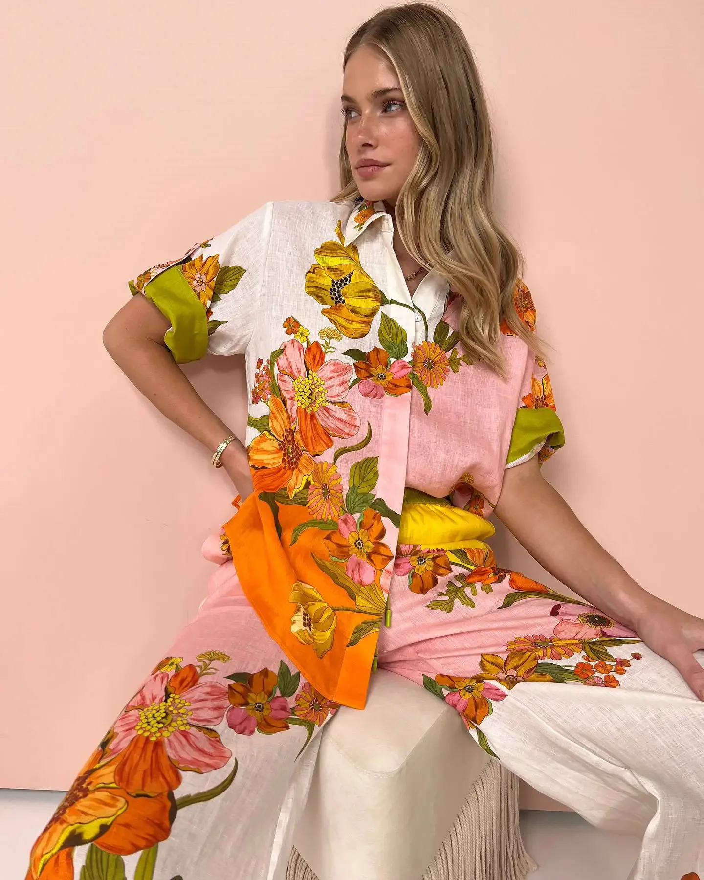 Casual Women Fashion Print Turn-down Collar Short Sleeve Vintage Shirt New Loose Long Pants Blouse Suit Outfits Two-piece Set
Casual Women Fashion Print Turn-down Collar Short Sleeve Vintage Shirt New Loose Long Pants Blouse Suit Outfits Two-piece Set